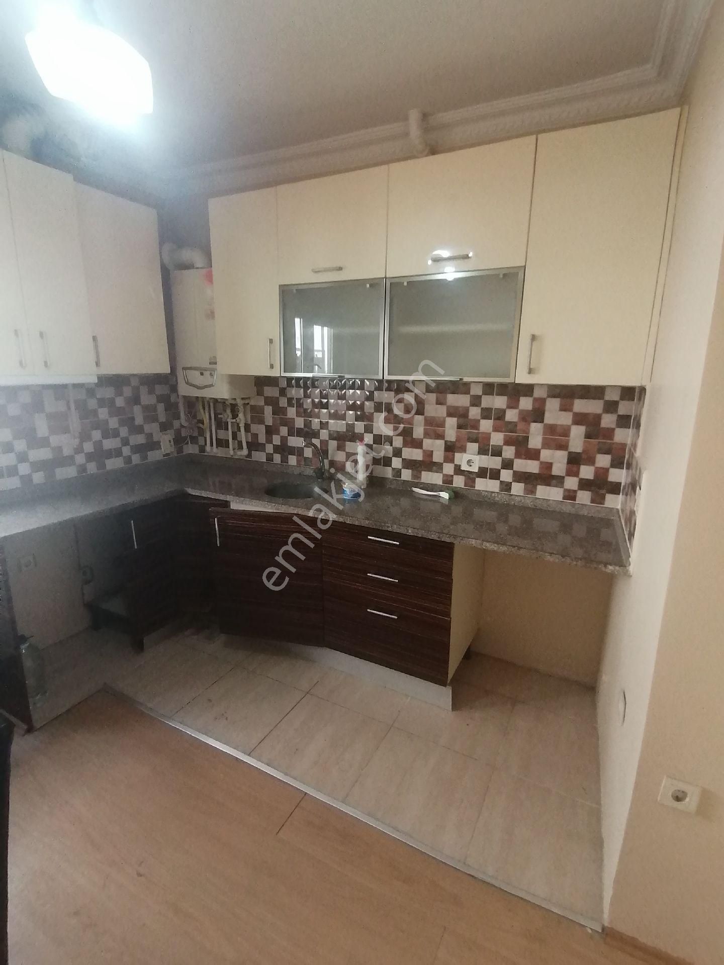 Ümraniye Namık Kemal Mahallesi Giriş Kat 3+1 Kiralık Daire