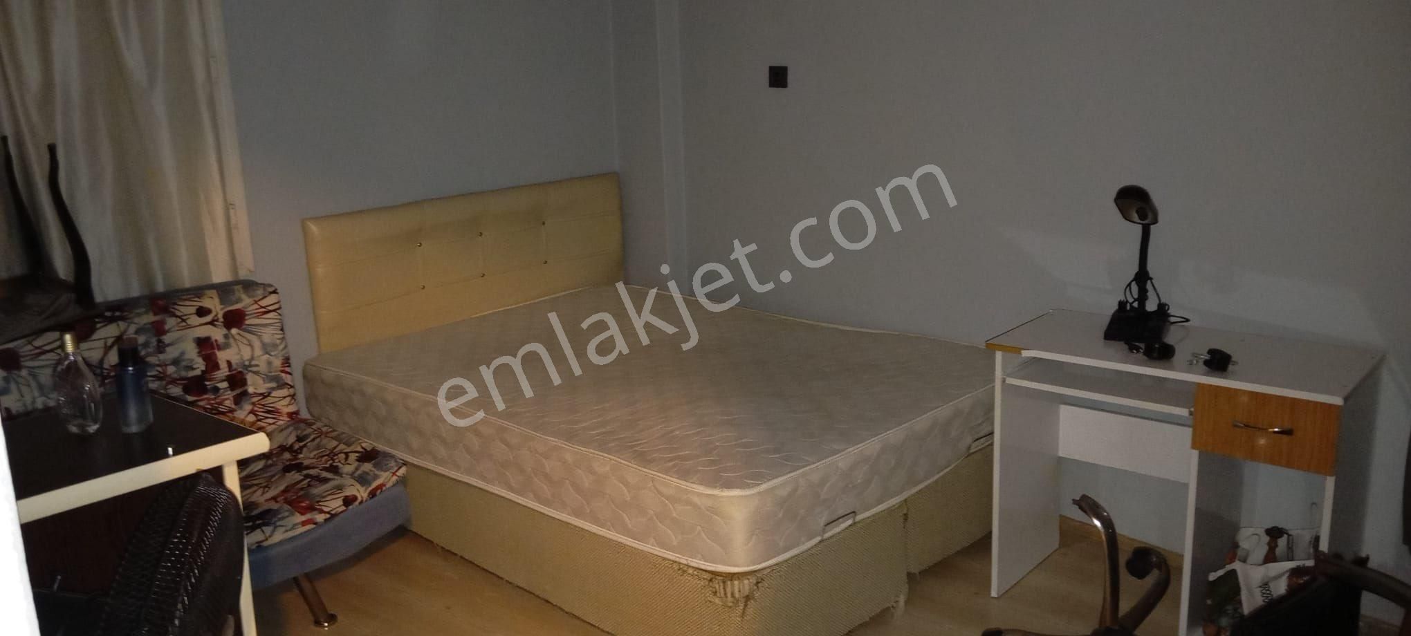 Üçyol Meydan Yakını Metro Dibi 2+1 Arakat Kiralık Daire