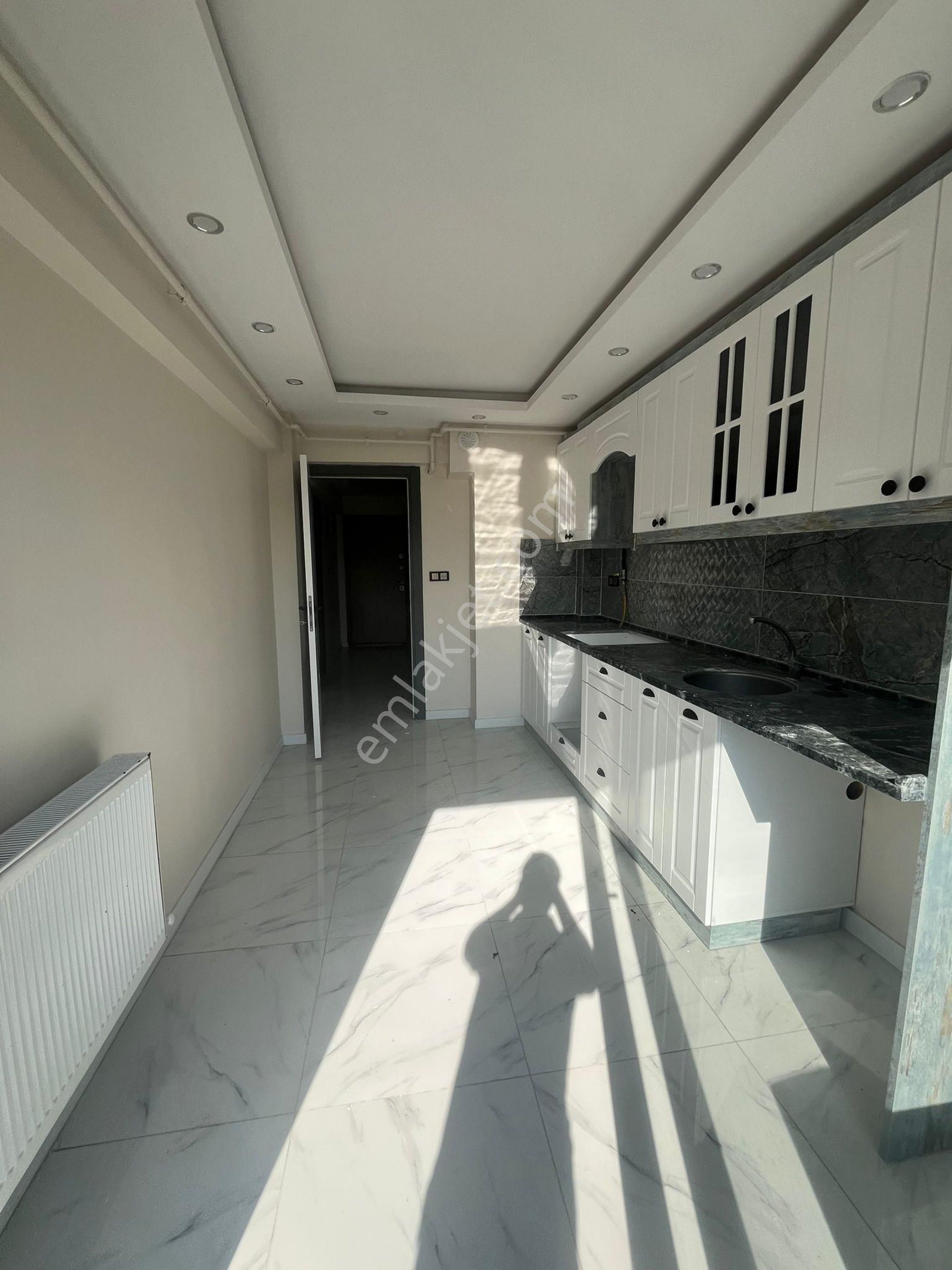Manisa Şehzadeler Arda Mah. Full Lüks 3+1 Kapalı Mutfak Önü Açık
