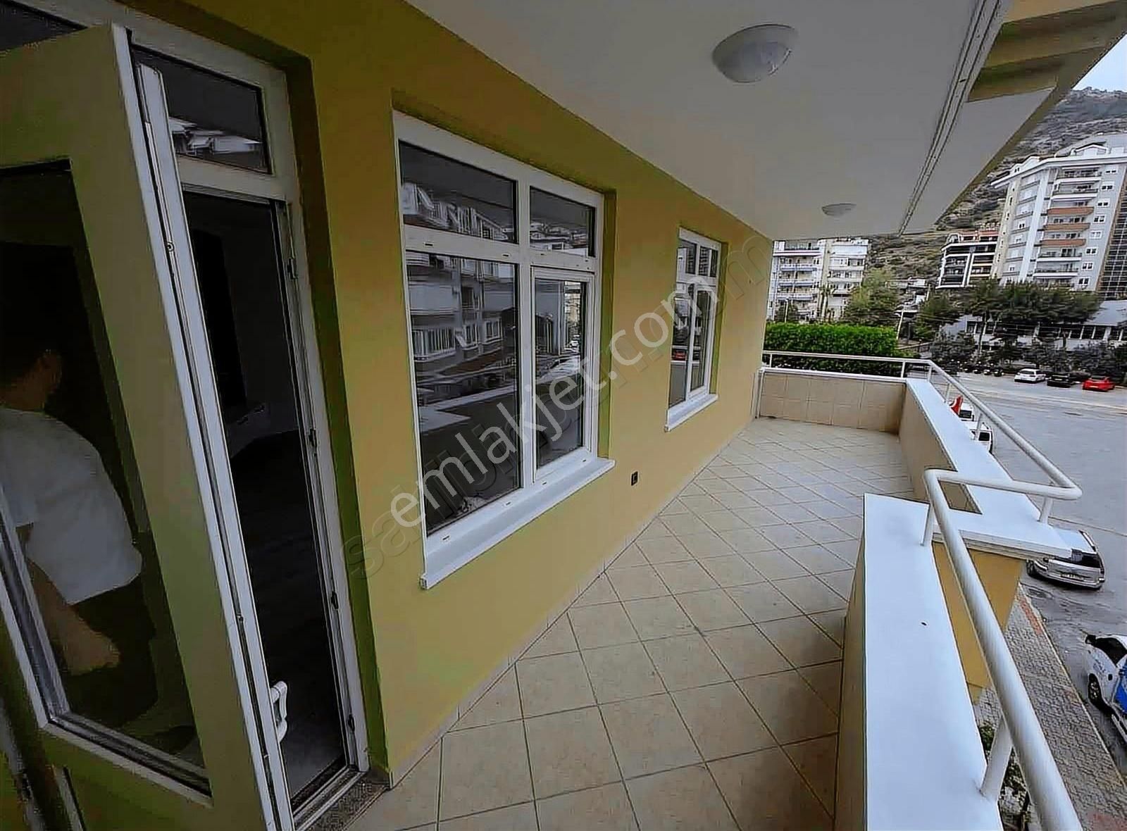 Saray Mah 3+1 Ayrı Mutfak 150m2 Satılık Daire Masrafsız