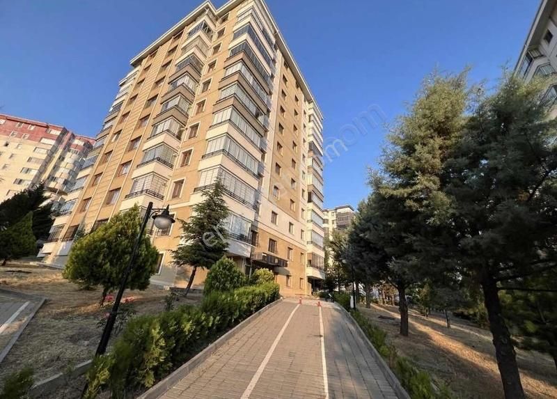 Ankara Eryaman Da Site İçinde Bakımlı Satılık 3+1 Daire