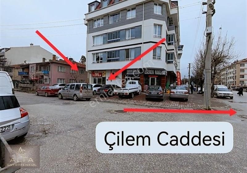 Ertuğrulgazi Mh. Çilem Cadde Yakını Harika Konumlu Köşe Dükkan