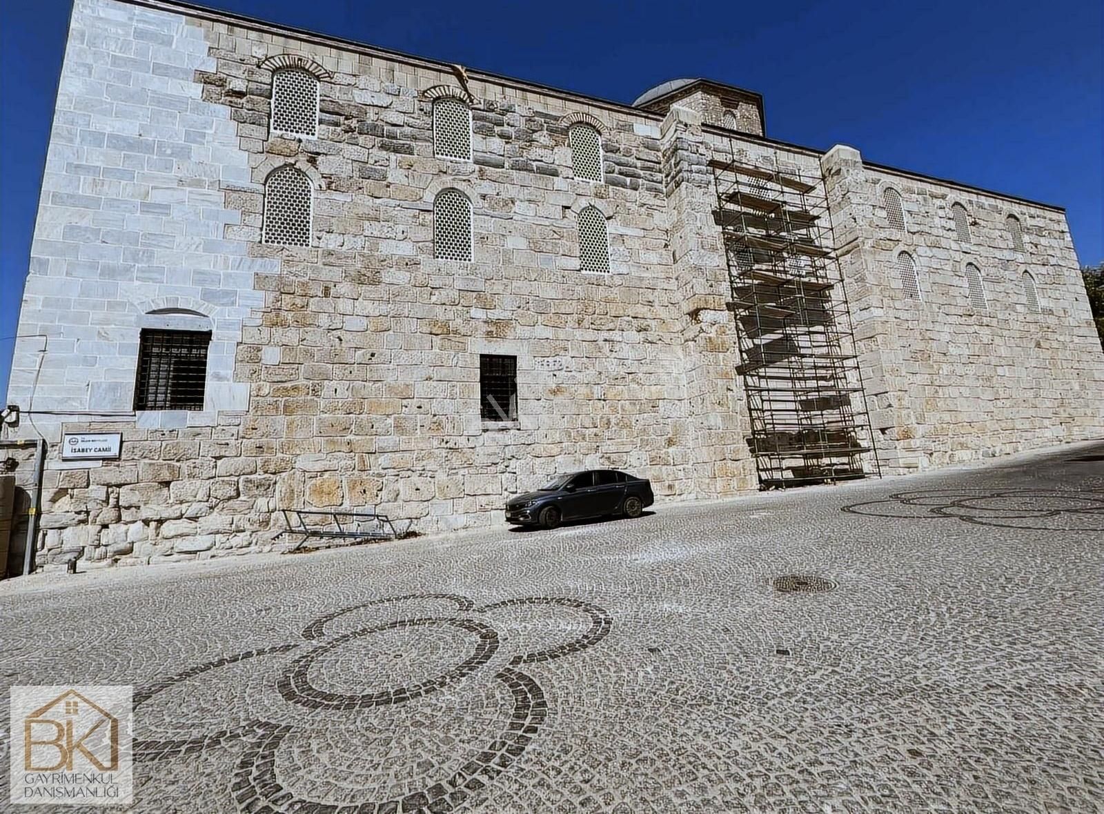 İzmir Selçuk İsabey Mah. İşletmeye Uygun Satılık 3 Adet Dükkan