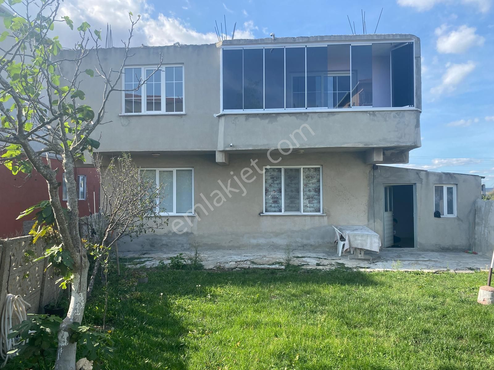 Tekirdağ Saray Yenimahalle'de 2katlı Müstakil Ev