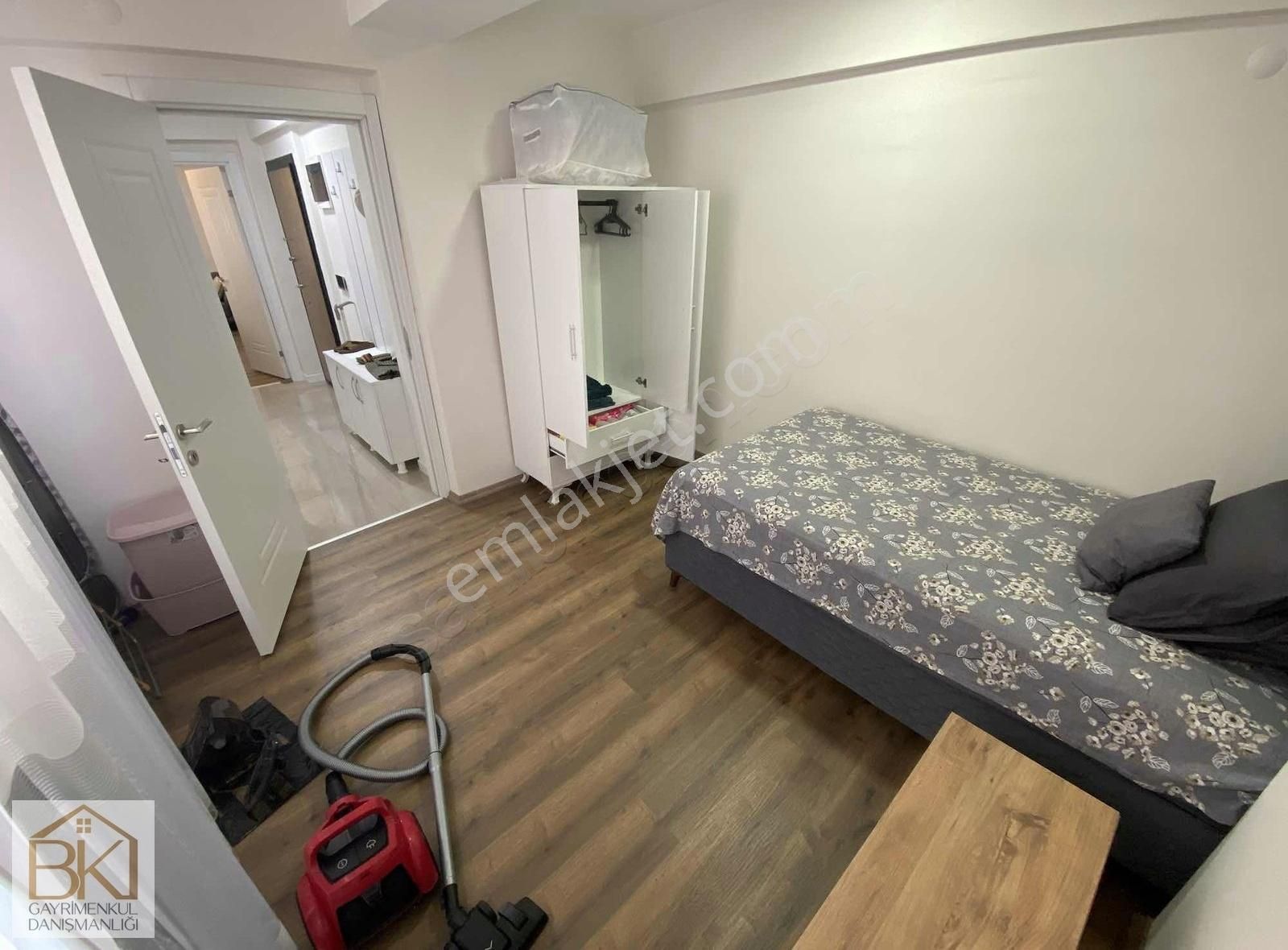 İzmir Selçuk Zafer Mah Satılık Eşyalı 1+1 Doğalgazlı Daire