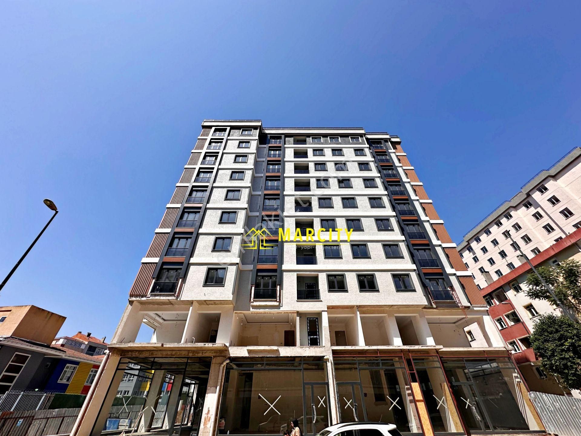 Marcity'den 3 Bloklu Site İçinde Otoparklı Sıfır 2+1 Satılık