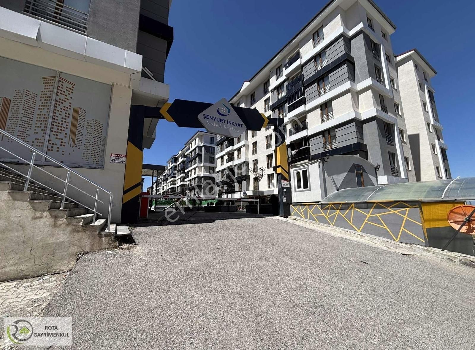 Rota Gm' Den Şehir Hastanesi Karşısında 4+1 Lüks Ara Kat Daire