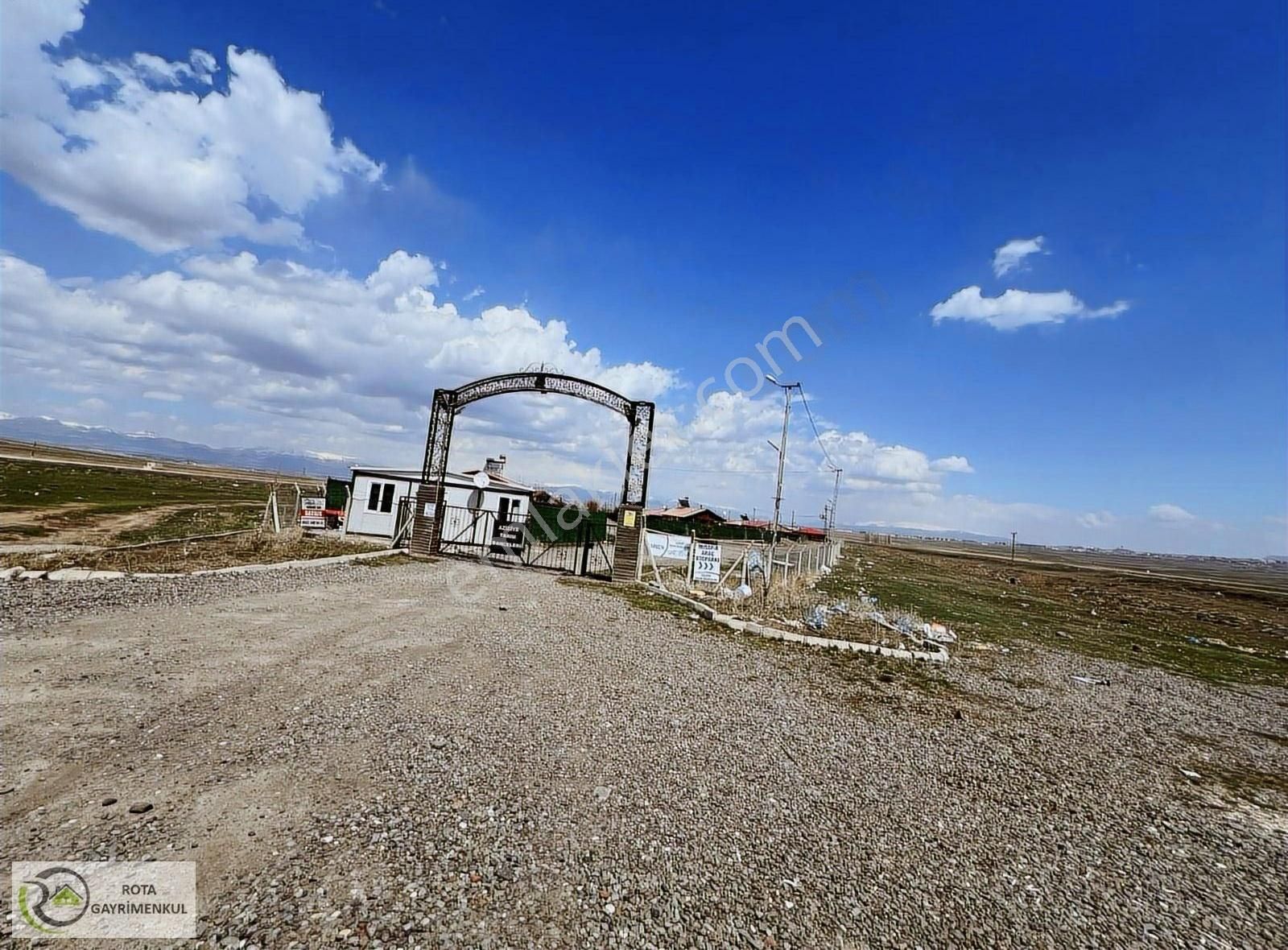 Rota' Dan Şehir Merkezine 9km. Mesafede Satılık Hobi Bahçesi