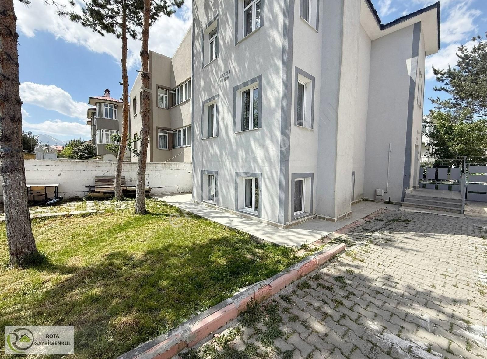 Rota' Dan Dadaşkent' Te Satılık 3+1 Bodrum Katı Daire