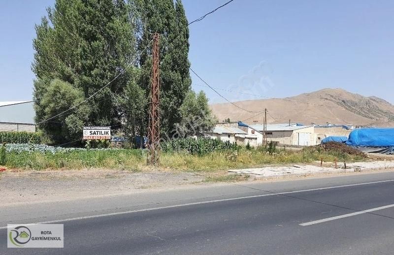 Rota'dan Pasinler D100 Karayolu Cepheli 11 Dönüm İmarlı Çiftlik