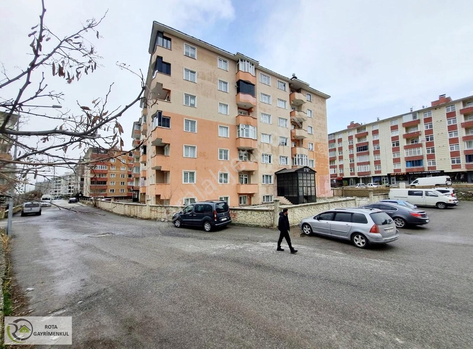 Rota' Dan Şehir Hastanesi Karşısı Satılık 4+1 Daire