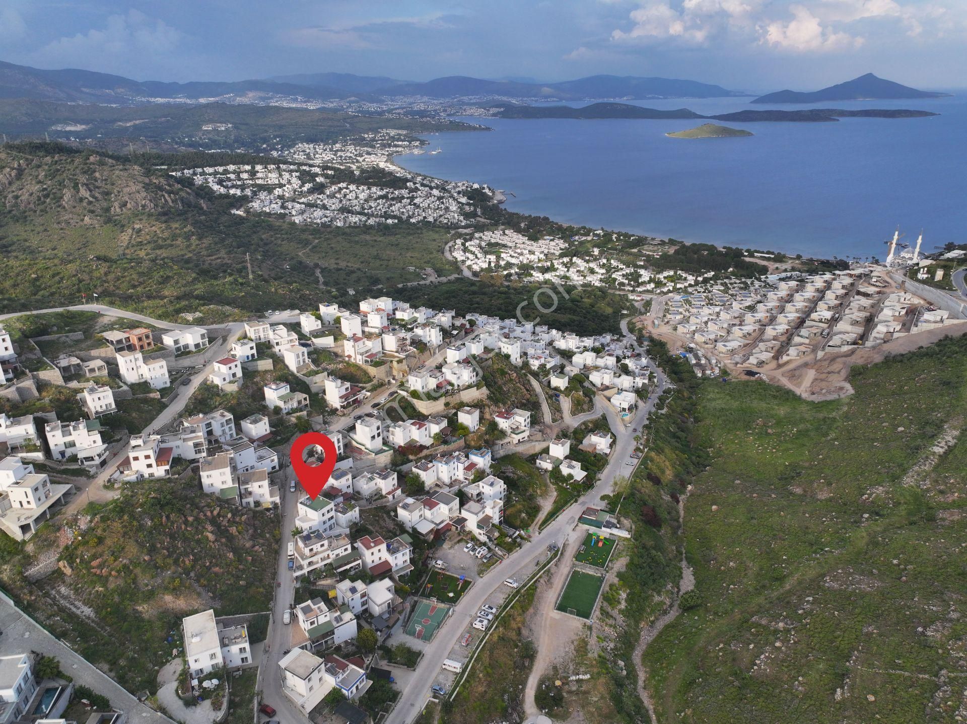 Bağla'da Sanatçılar Sitesi'nde Kiralık 2+1 Daire