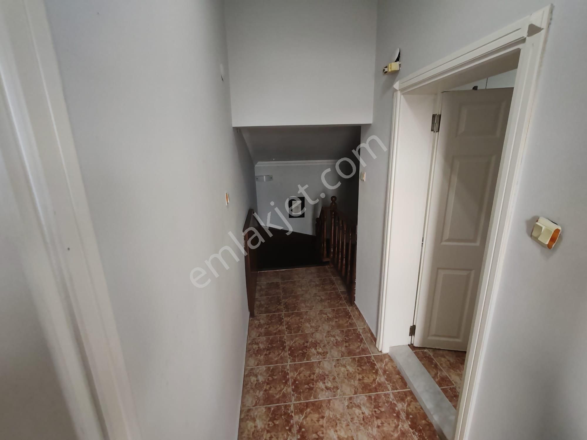 Seferihisar Atatürk Mahallesi (ömür Beldesinde) Kiralık Deniz Manzaralı Eşyalı Villa - Görsel 27