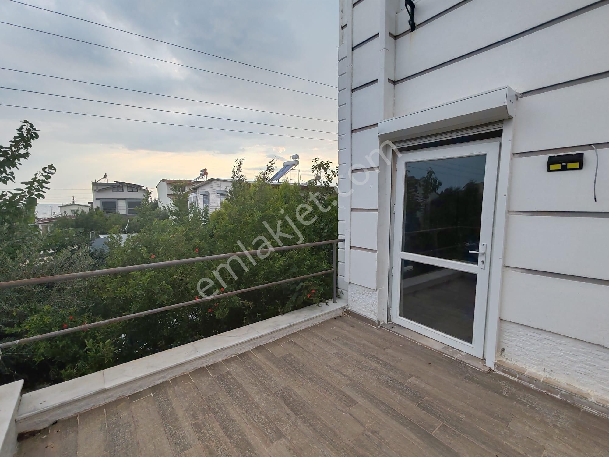 Seferihisar Atatürk Mahallesi (ömür Beldesinde) Kiralık Deniz Manzaralı Eşyalı Villa - Görsel 11