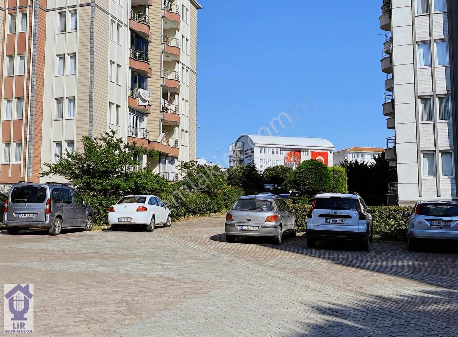 Silivri Mimarsinan'da Akevler Sitesi 5. Katta 3+1 Konut