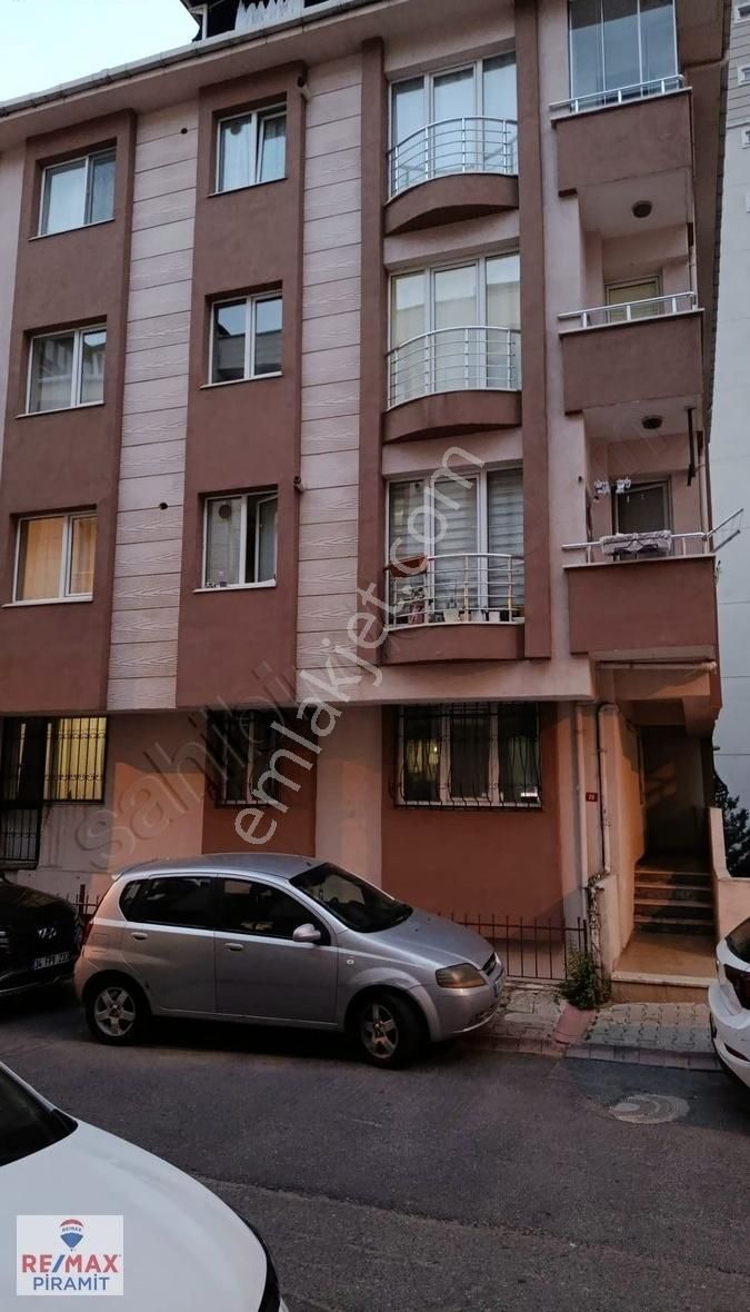 Ümraniye İstiklal Mahallesinde Kiralık 2+1 Daire