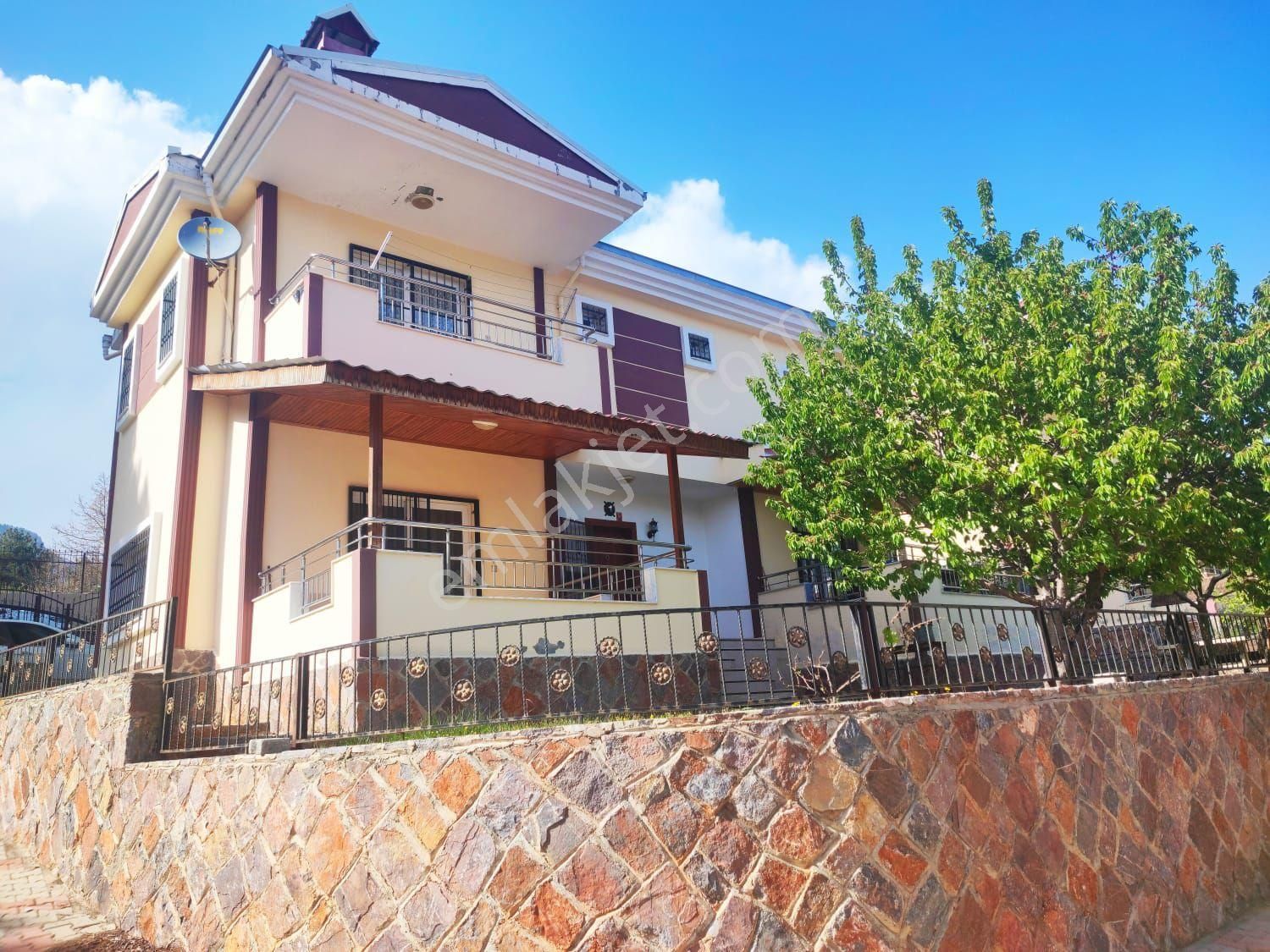 Pozantı Cumhuriyet Mahallesi Yaylalık 4+1 Ultra Lüks Satılık Villa