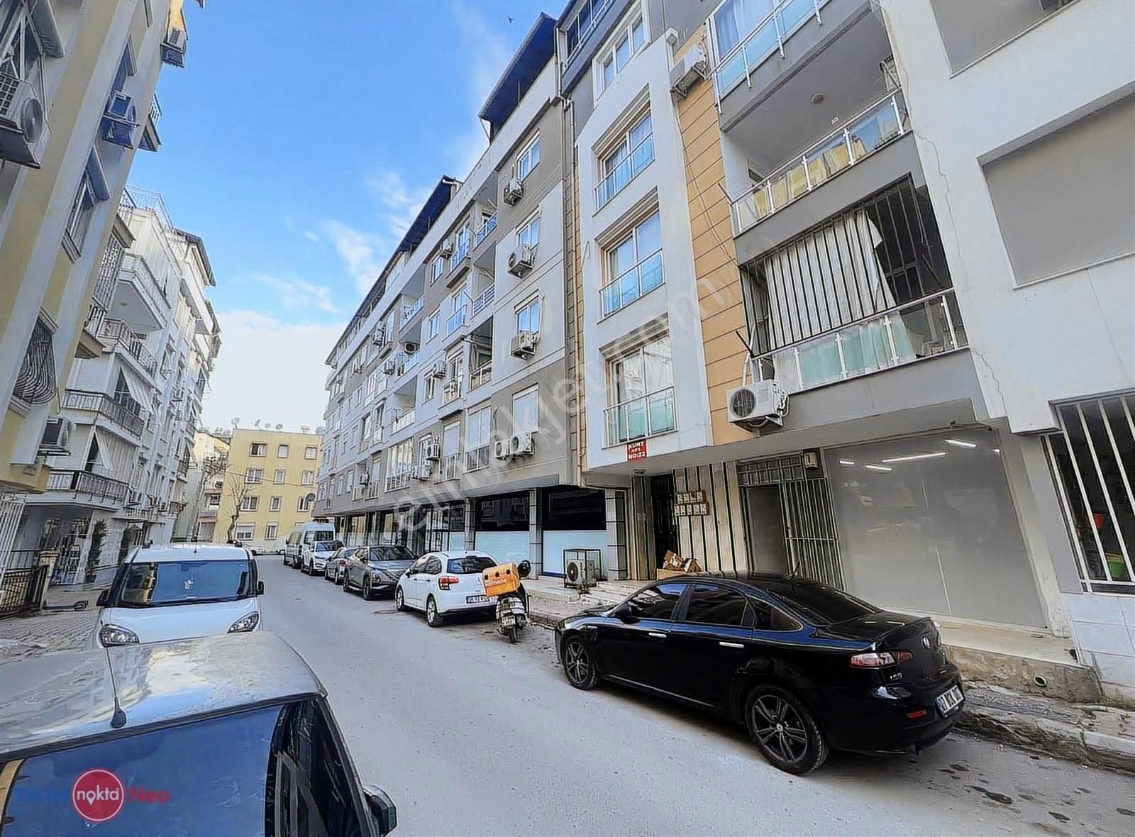 Merkezi Lokasyonda ,genç Binada Satılık Dükkan