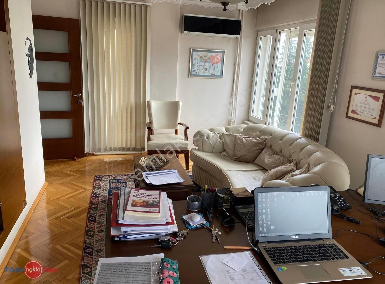 Konyaaltı Caddesi Deniz Manzaralı Satılık Daire