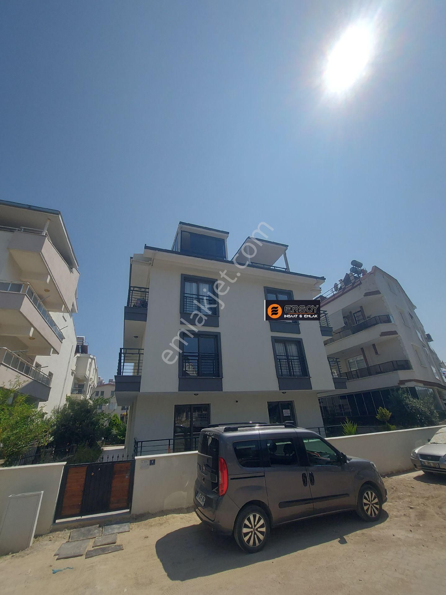 Didim Efelerde Merkezi Konumda Asansörlü Dubleks Daire
