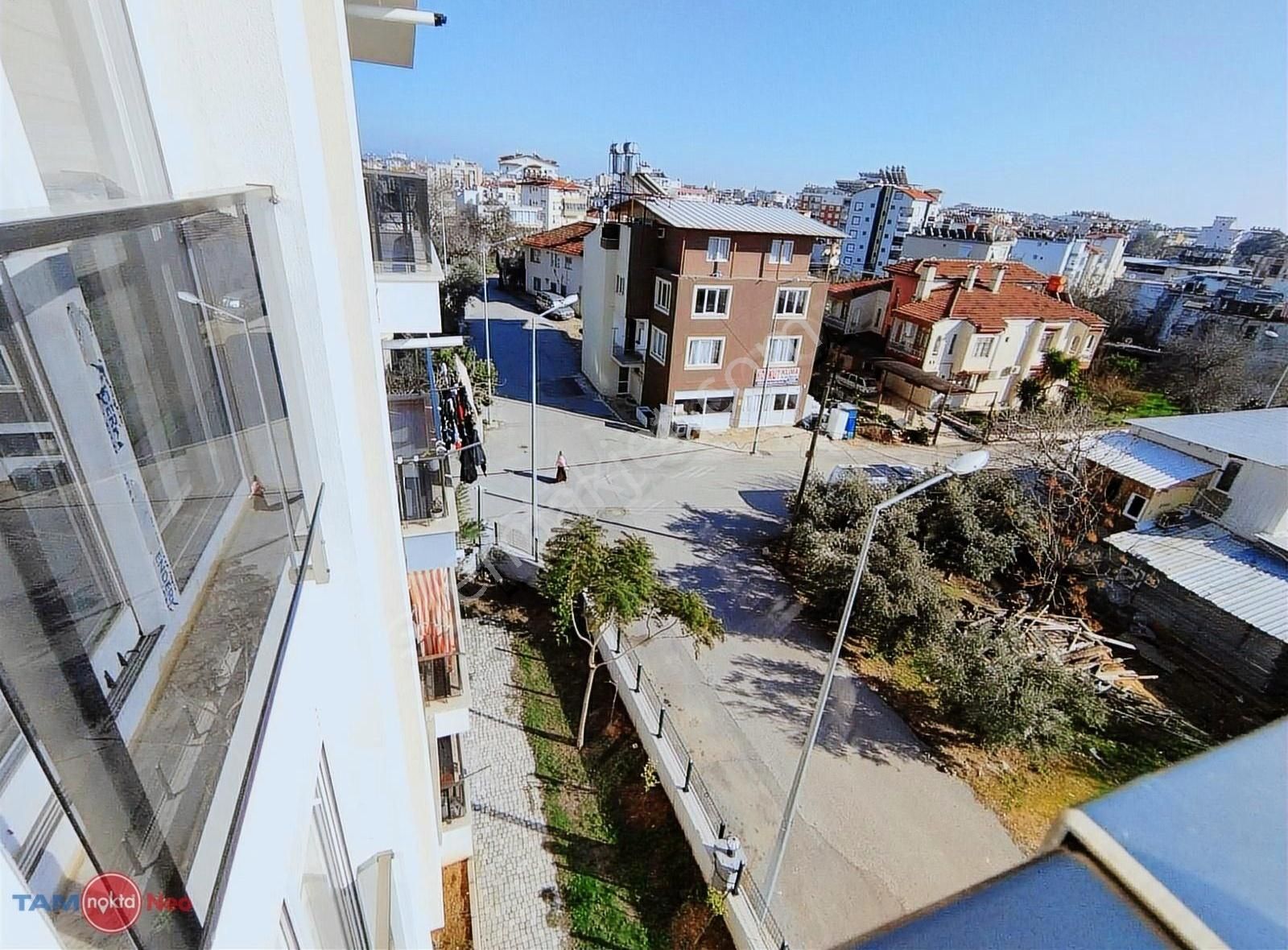 Site İçinde Merkeze Çok Yakın Konumda 3+1