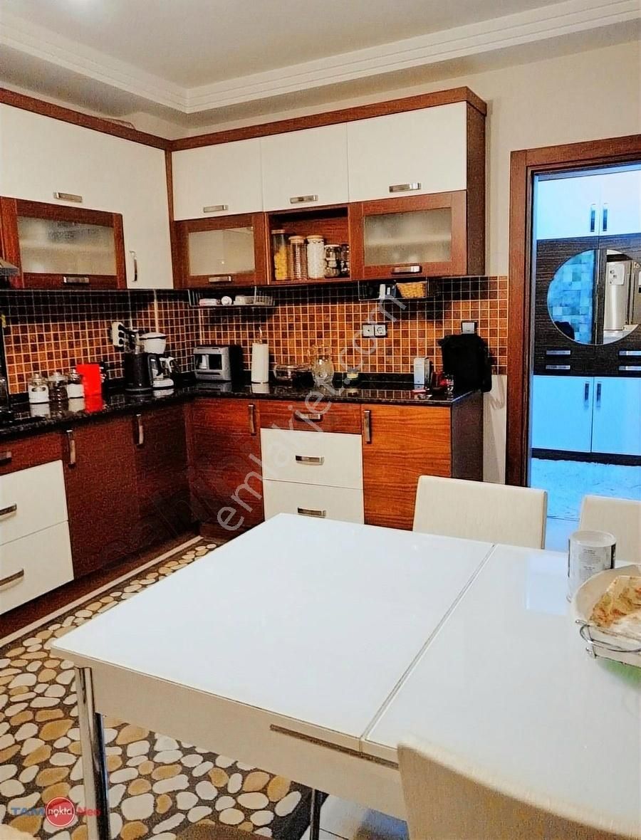 Yalı Caddesi Lavinya Sitesinde 3+1 Özellikli Masrafsız Daire