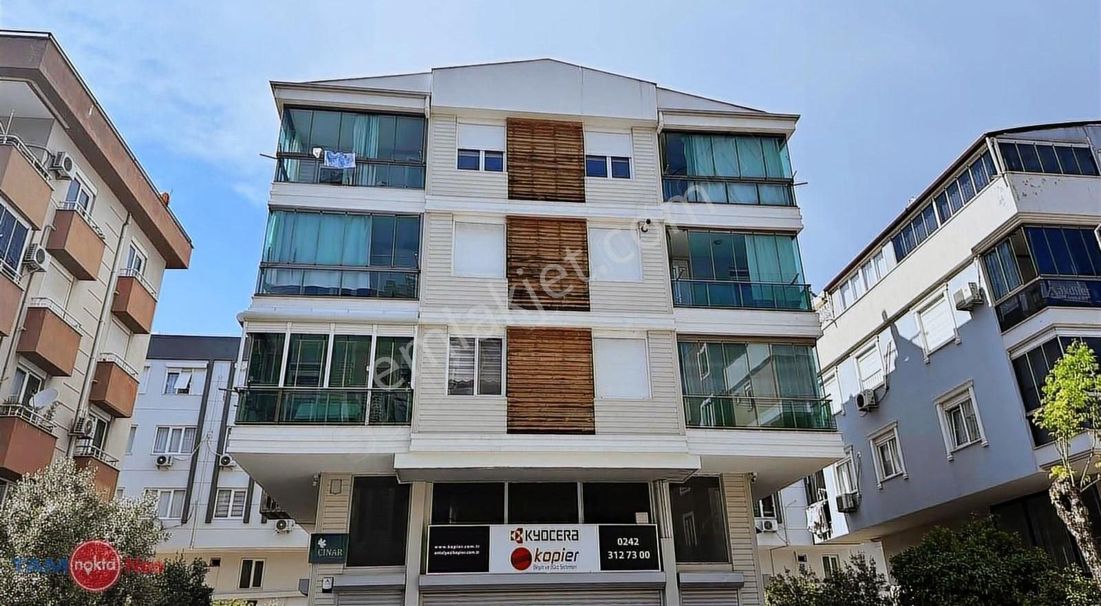 Kızıltoprak Mh. Merkezi Konumda Ara Kat 2+1 Satılık Daire