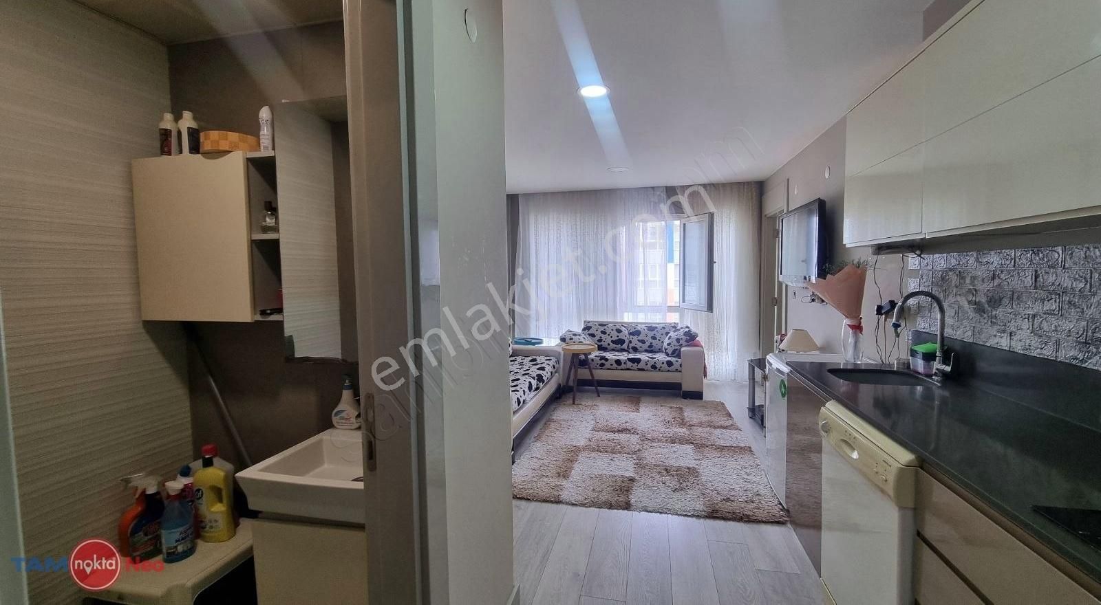 Havuz Cepheli Arakat Eşyalı 1+1