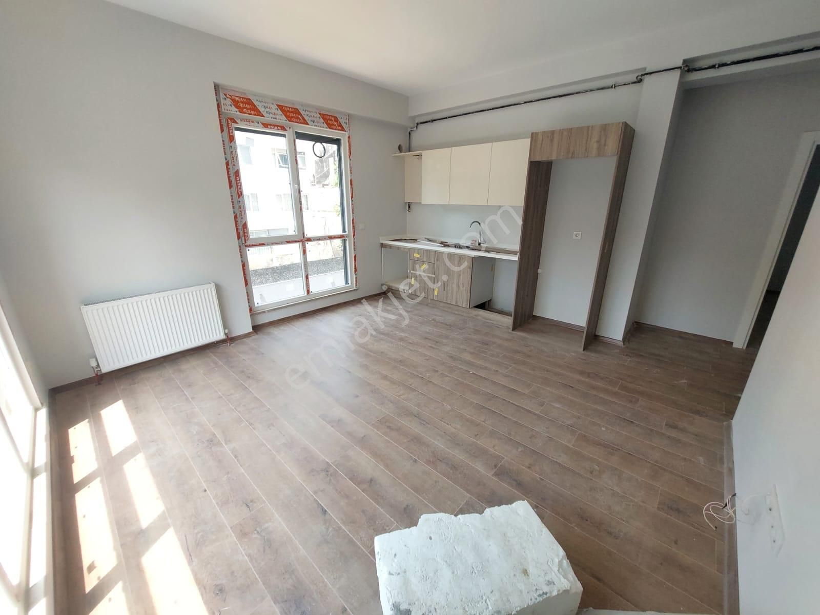 Suadiyede Güvenlikli Ve Yüzme Havuzlu Sitede 2+1 Sıfır Daire Emlak Masası