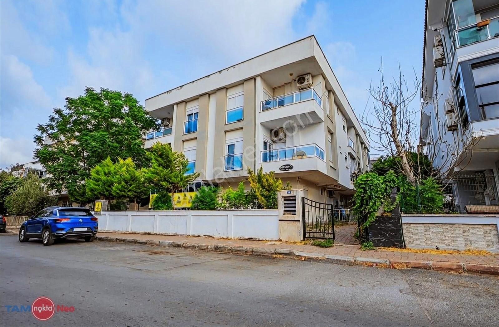 Güzeloba'da Eşyalı Katta Kiralık 1+1 Daire