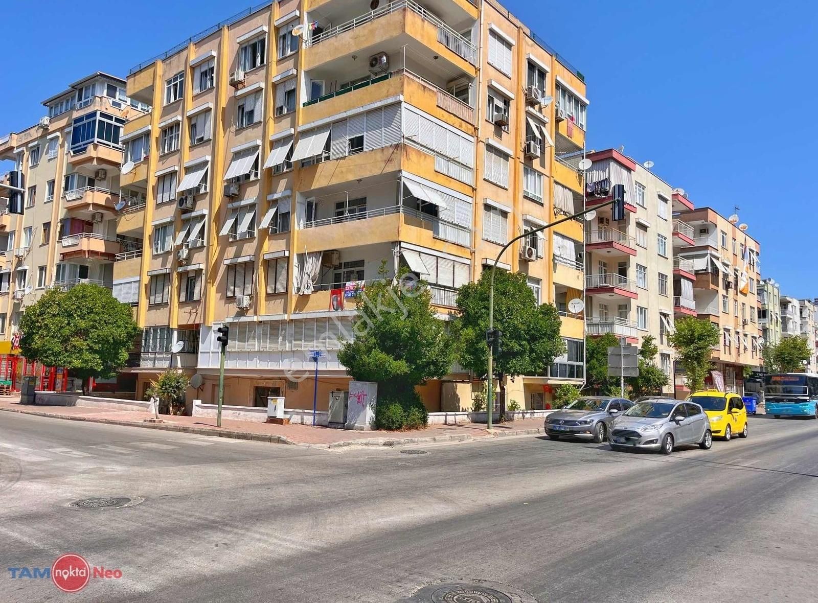 Süleyman Zıngal'dan Cadde Üstü Asansörlü Geniş Daire