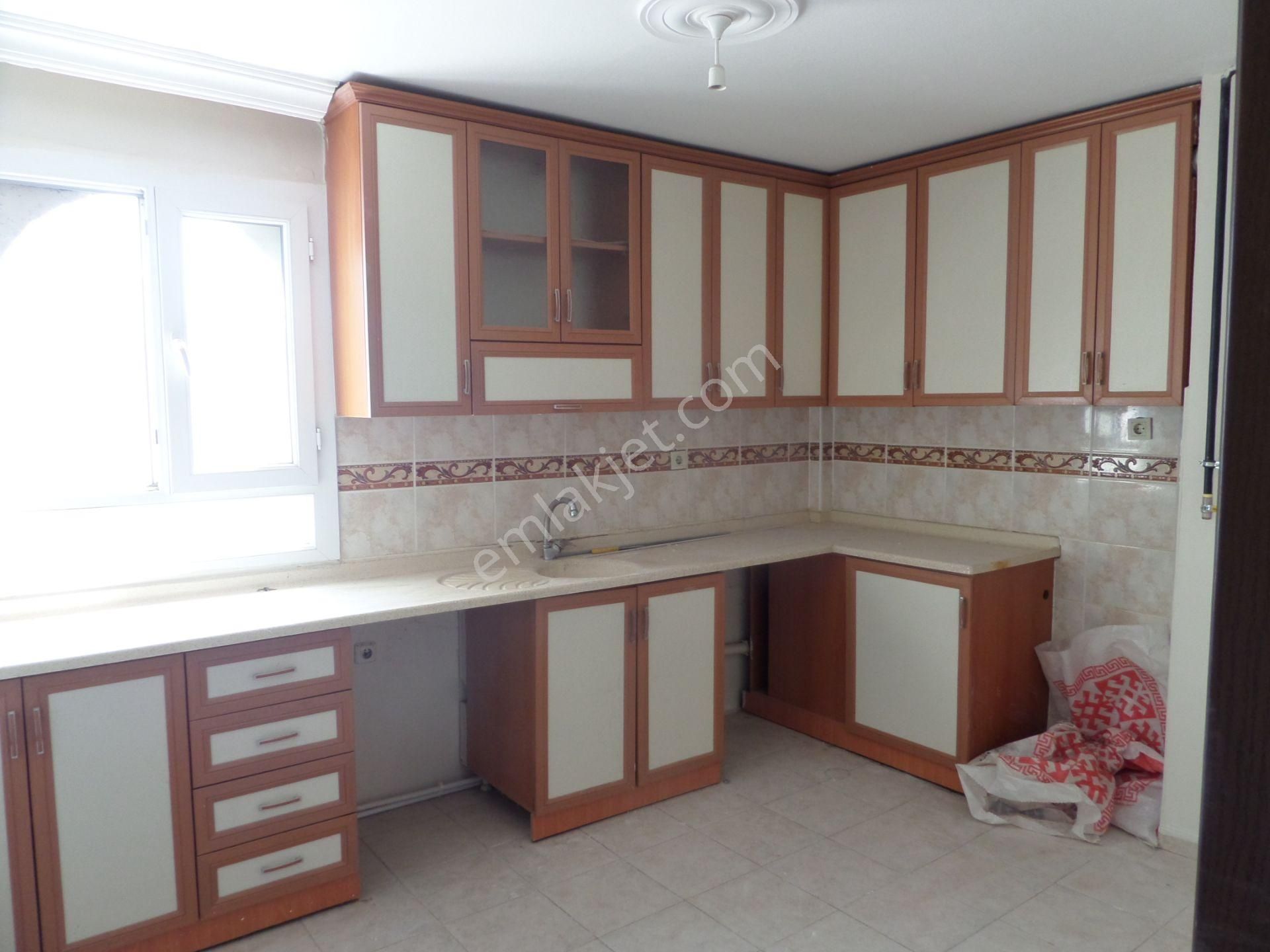 100.yılda,5.kat,3+1,kapalı Mut.doğalgazlı,parkeli Kiralık Daire