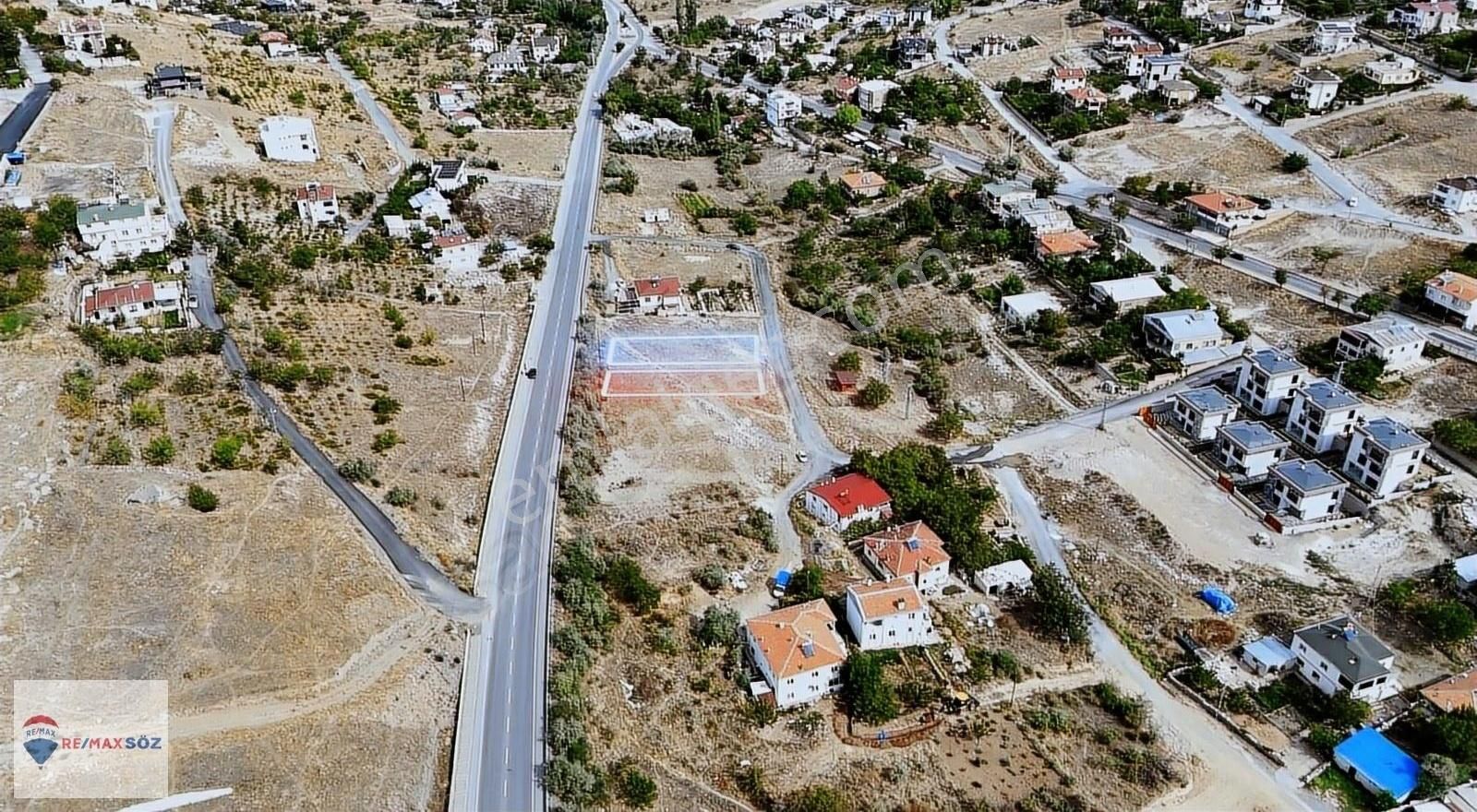Komando Caddesi Üzerinde 803 M² Villa Parseli