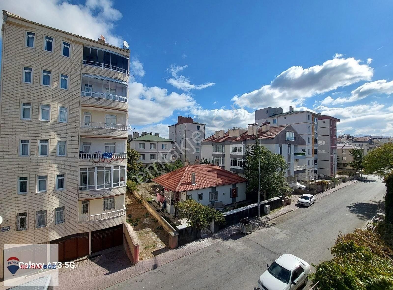 Garajlı 6 Odalı Dubleks Daire