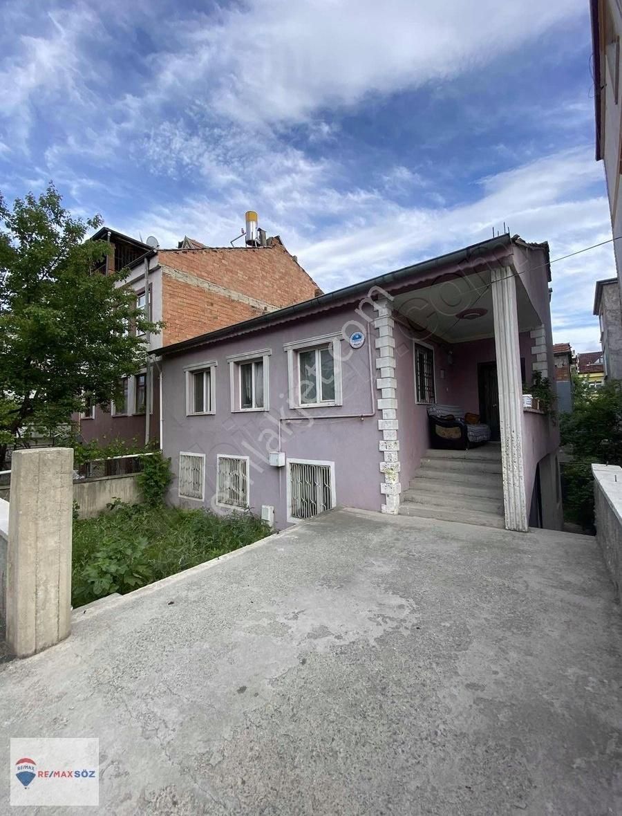 Selçuklu Mahallesinde 2 Katlı Müstakil Ev