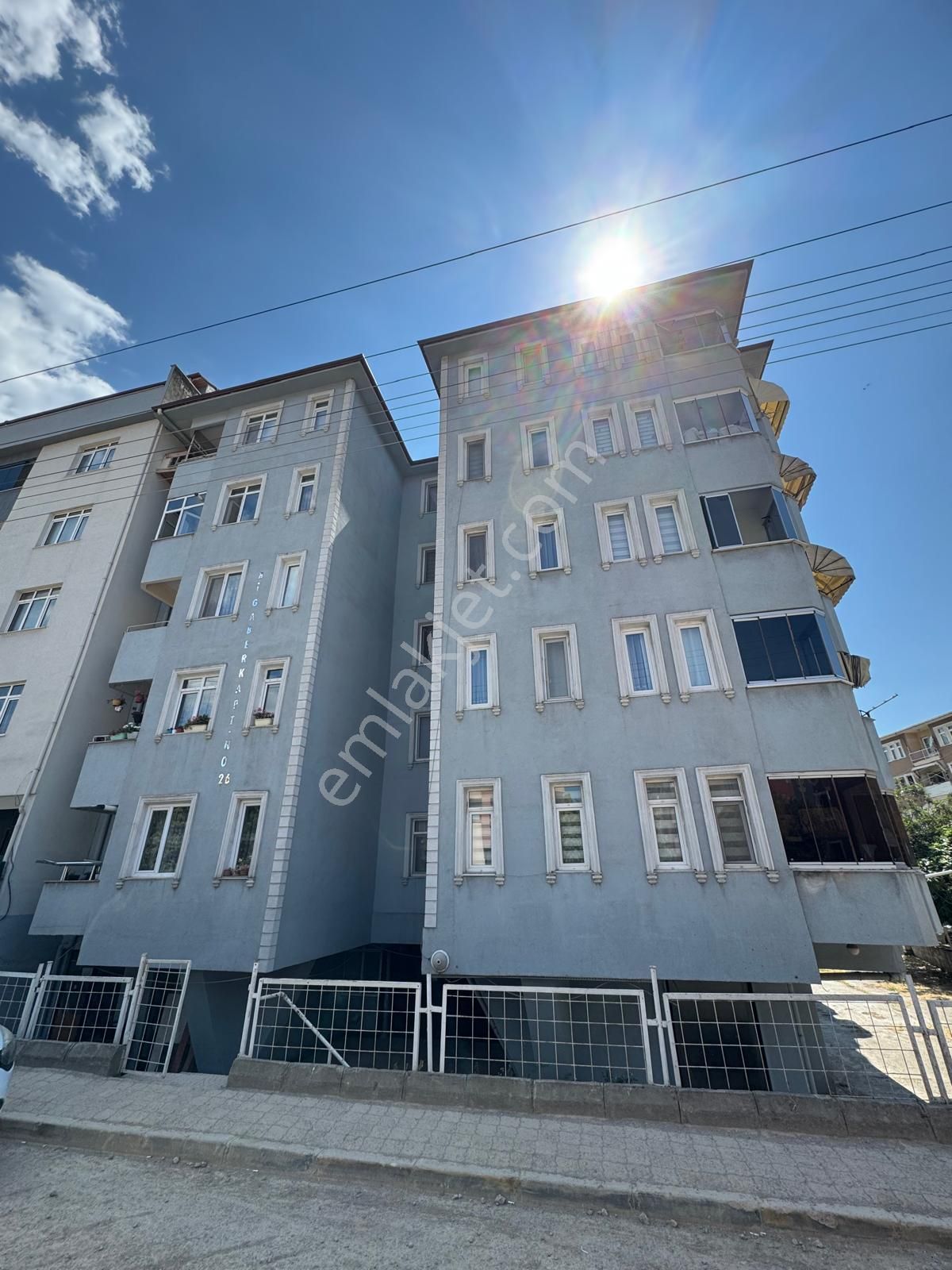 Emek Emlak'tan Mimar Sinan Mah.de Satılık Arakat Daire S-2678