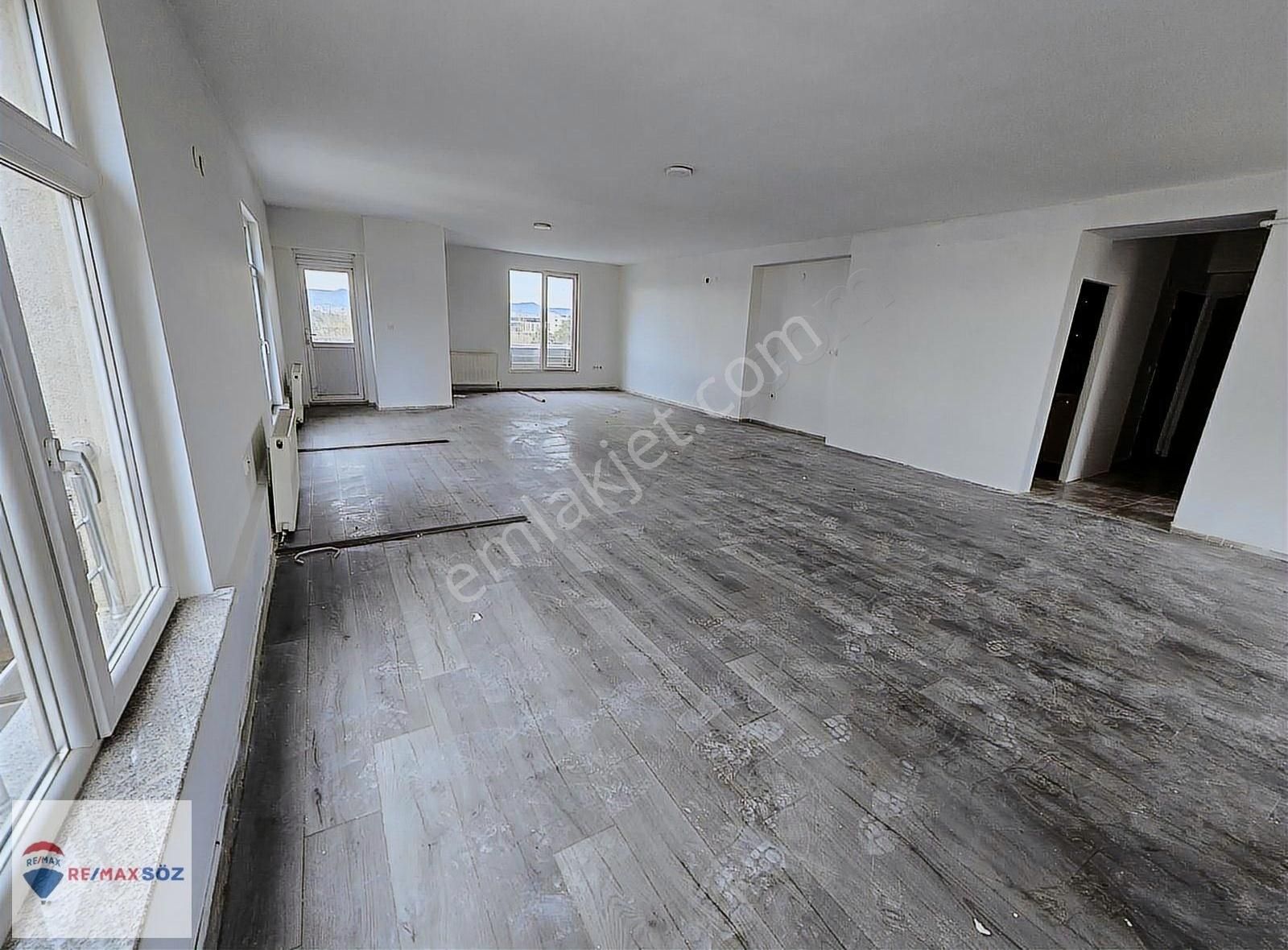 Kiralık Ofis 115m Gevher Nesibe