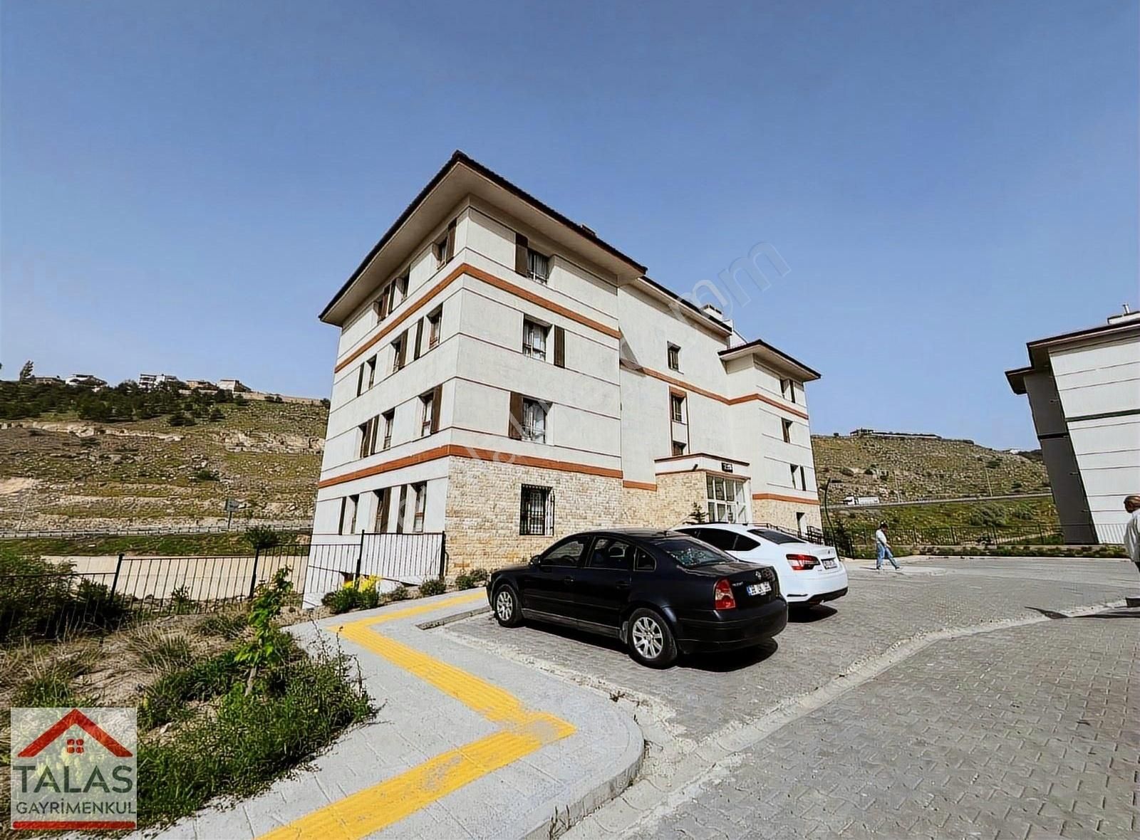 Talas Gayrimenkul'den Tavlusun Basın Toki'de 2+1 Kiralık Daire
