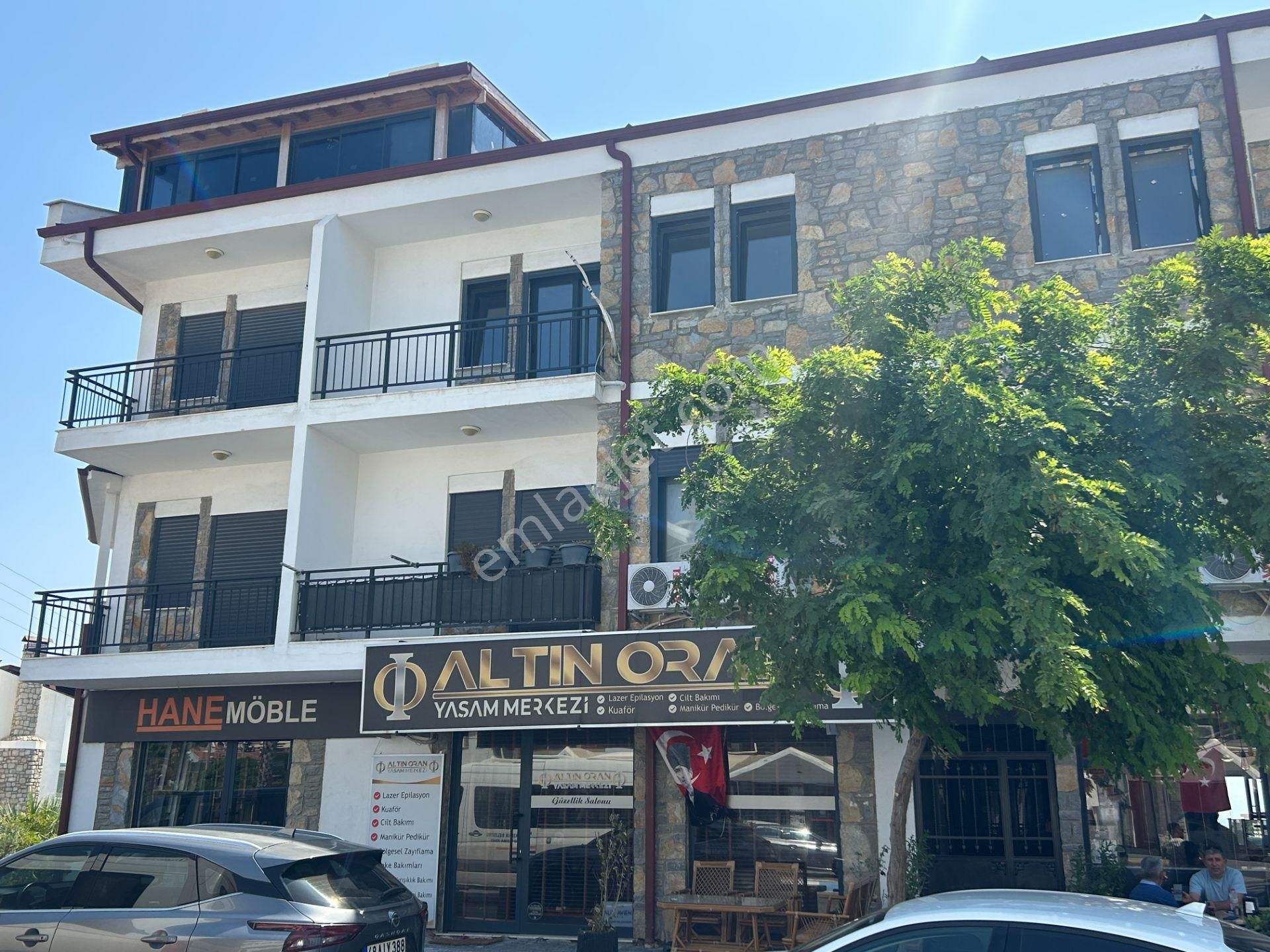Datça İskele Merkezde Yeni Binada Asansörlü Dubleks 3+1 Kiralık
