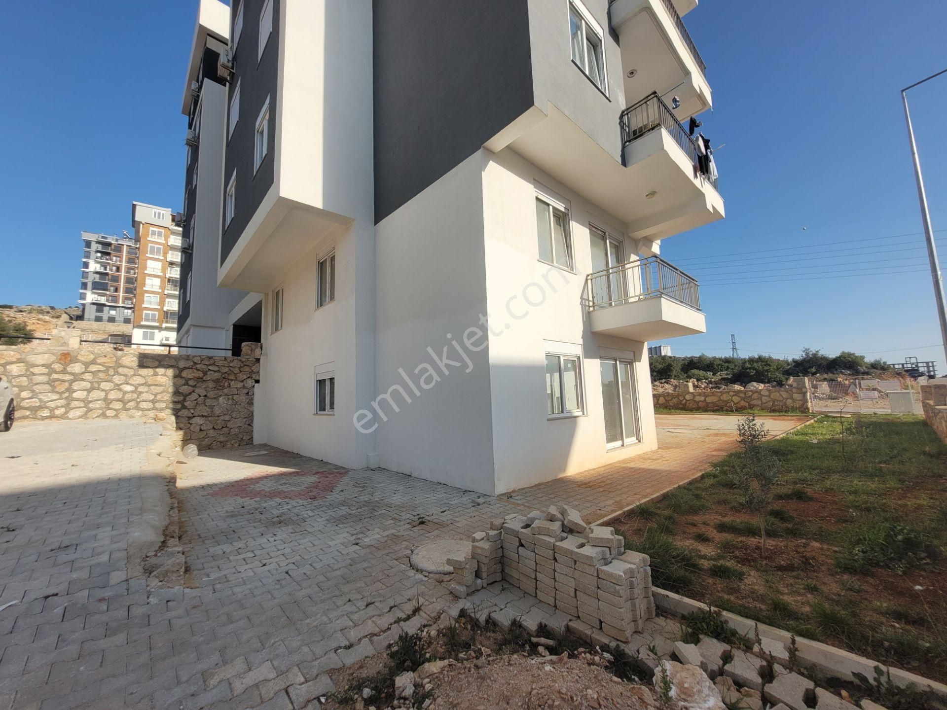 Göçerler'de Kiralık Hastane Yakını 4+1 Sıfır Bahçe Dubleks Daire