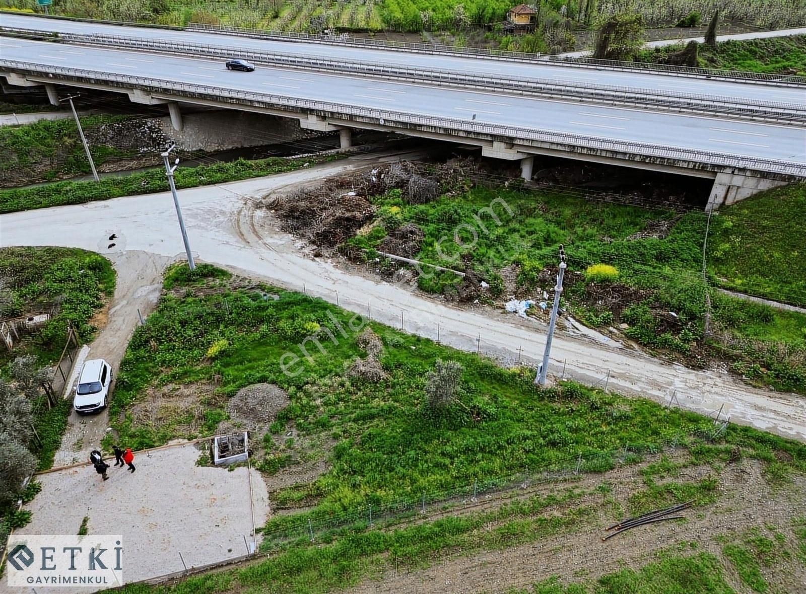 Etki Gayrimenkul'den Barakfakih'te Tak Tapu Yol Kenarı Tarla