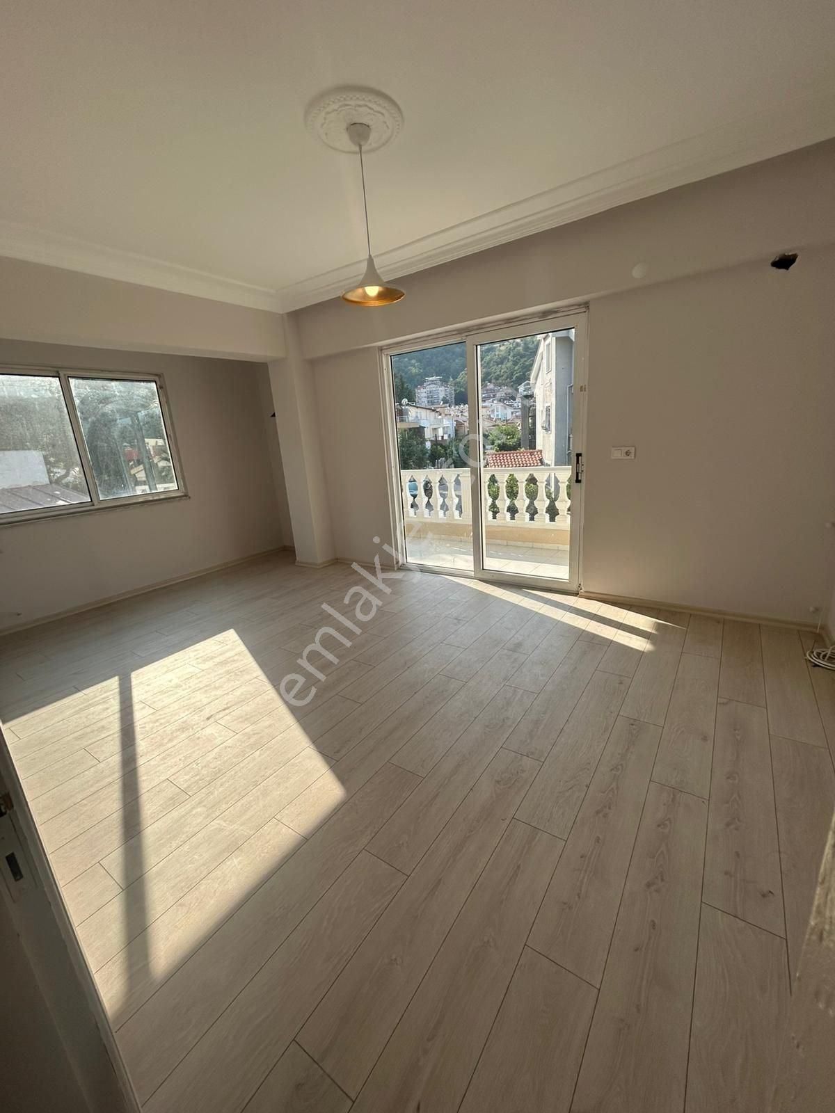 Armutalan'da Kiralık 2+1 Aylık Ödemeli Daire