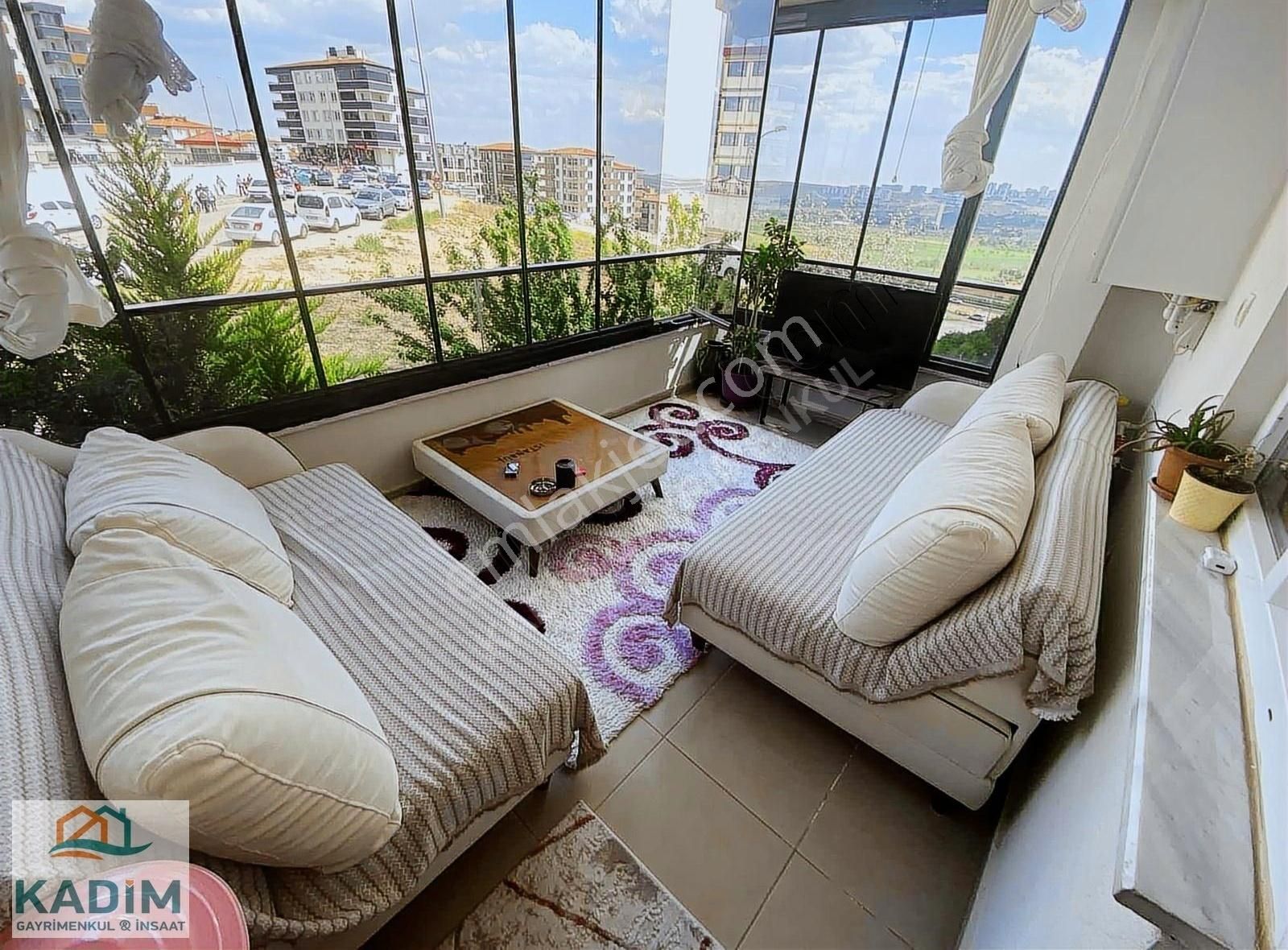 Şahintepenin En Gözde Sitesinde Acil Satılık 2+1 Daire