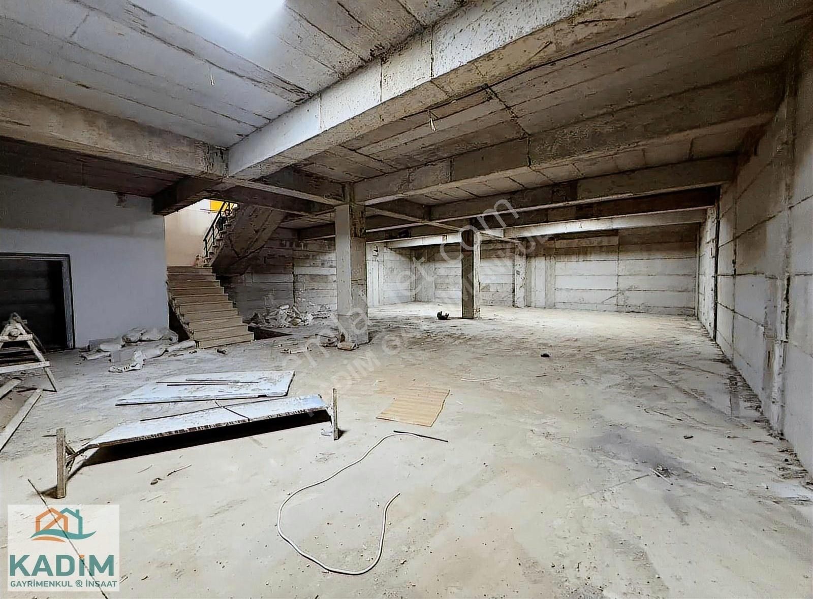 Kadim Gayrimenkul'den Sanayi Bölgesinde 1060m² Ticari Dükkan