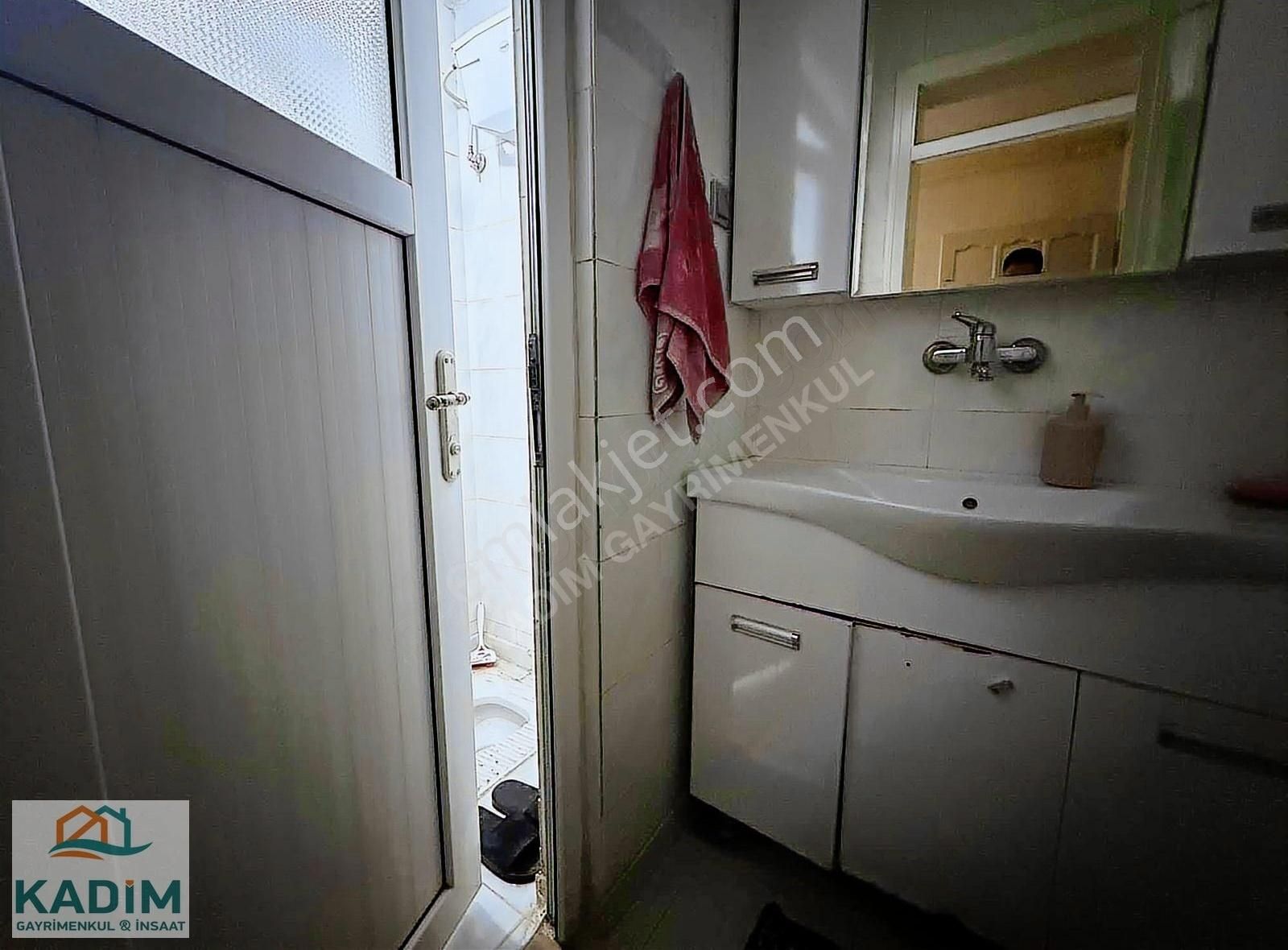 Çağdaş Mahallesinde Ana Cadde Üzeri Satılık Komple Bina