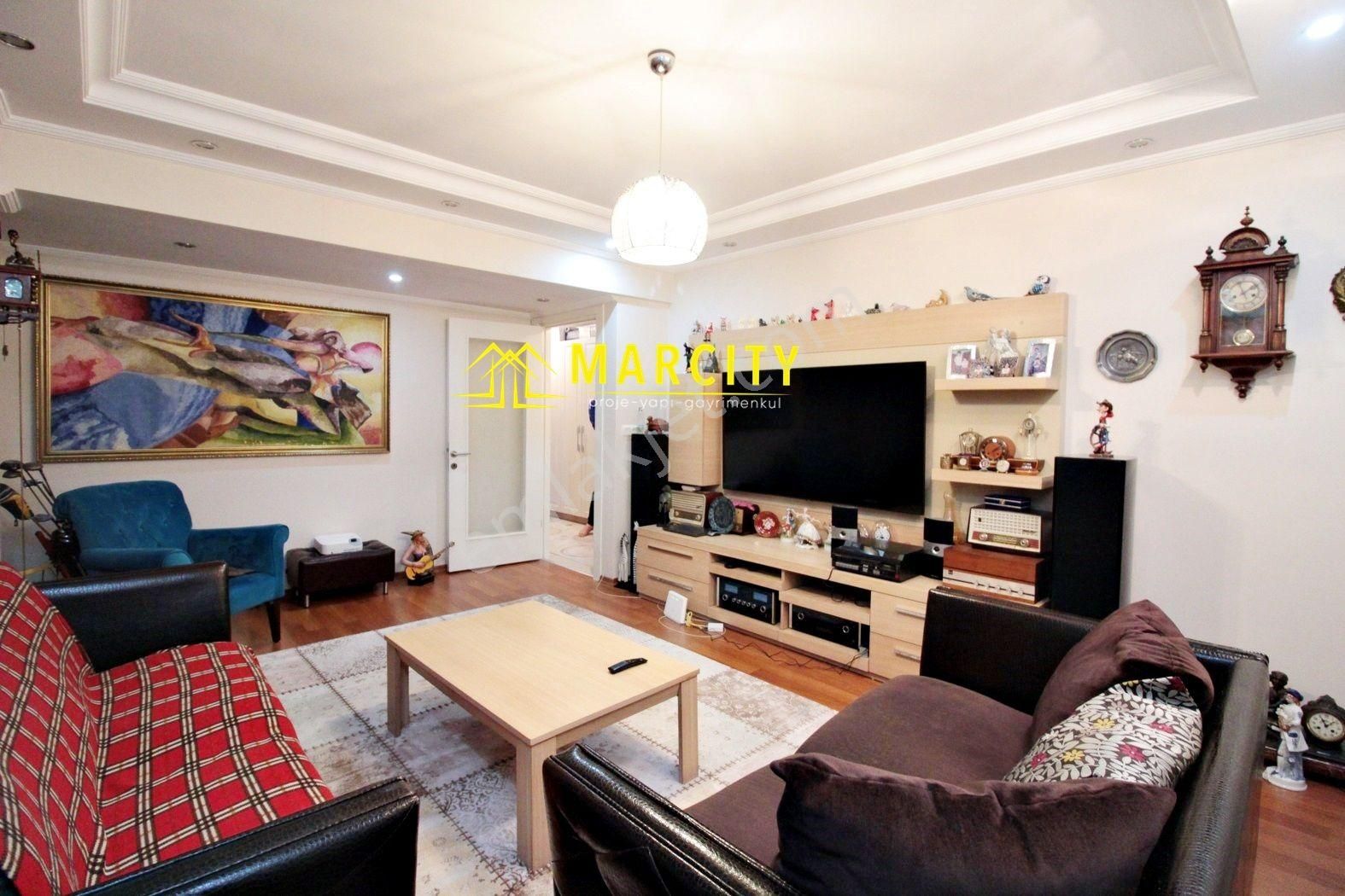Marcity'den Emek Cad.civarı Otoparklı,bahçeli 12 Yıllık 3+1giriş