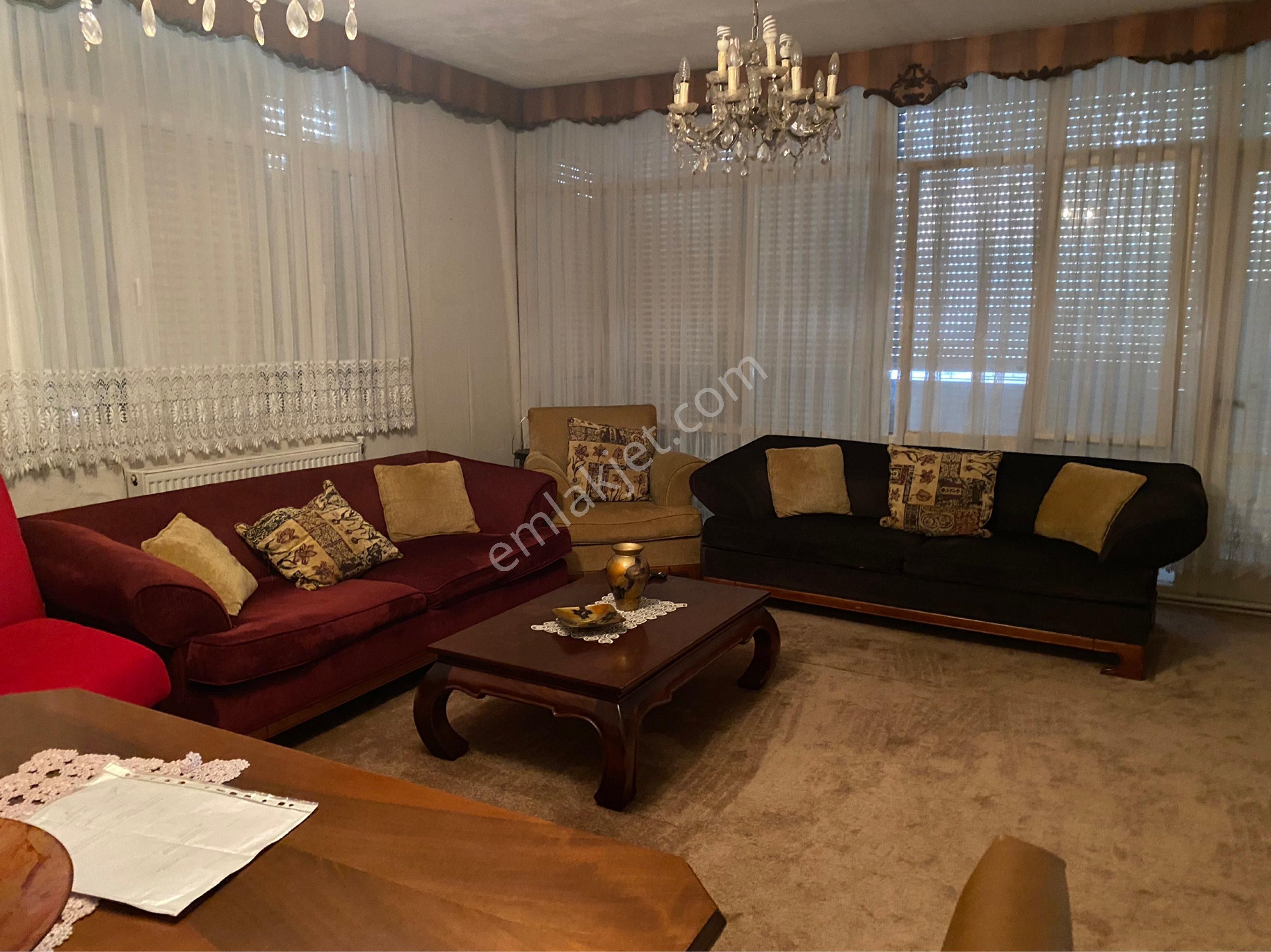 Karşıyaka Yelken Klübü Karşısında Eşyalı Doğalgazlı Yüksek Giriş Daire