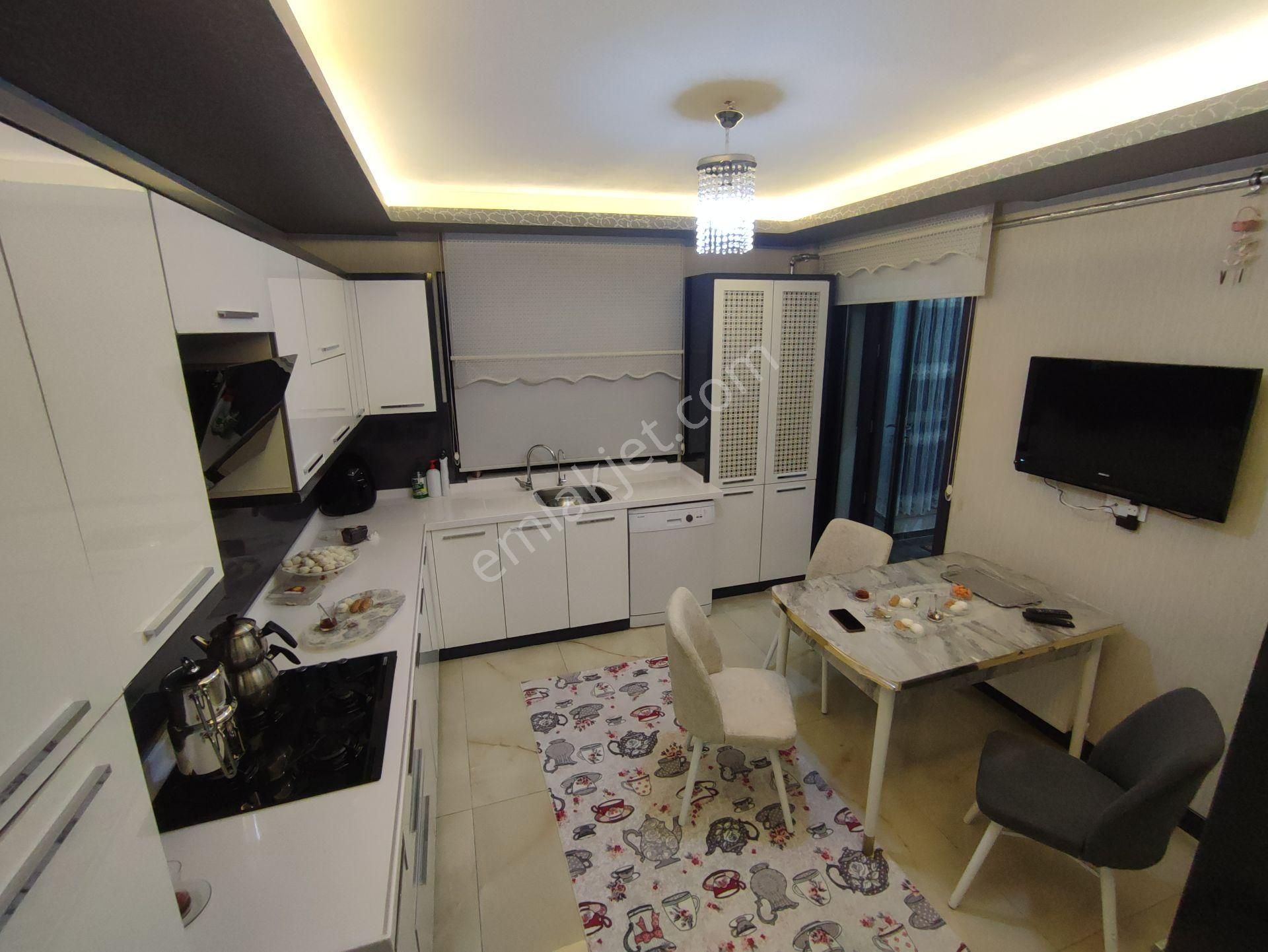 Yıldıztepe-güneşevler`de 4+1 Geniş, Full Yapılı, Sitede Daire