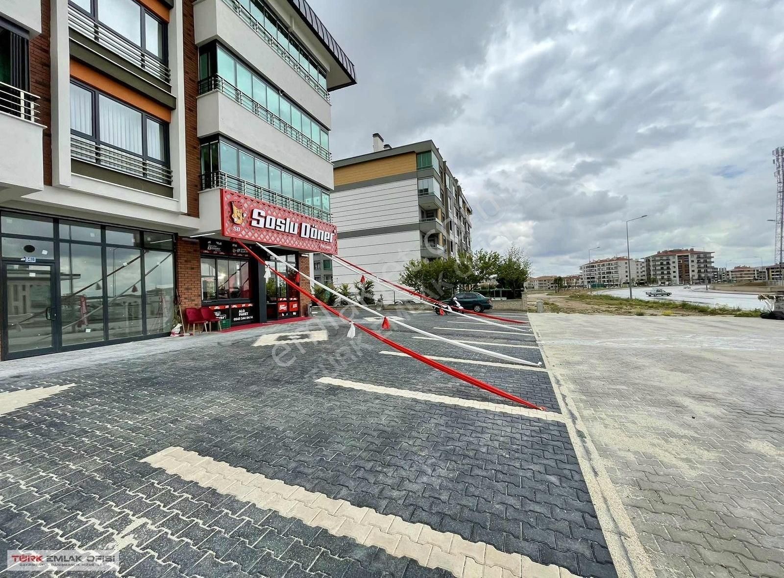Kaletaş Caddesi Üzeri Hazır Kiracılı 31 M2 Satılık Dükkan
