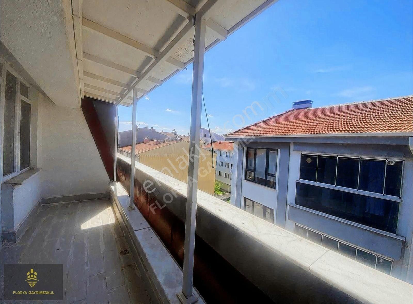 Florya'dan Tombakzade Caddesi Yakını Kiralık 4+1